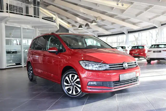 Volkswagen Touran main image