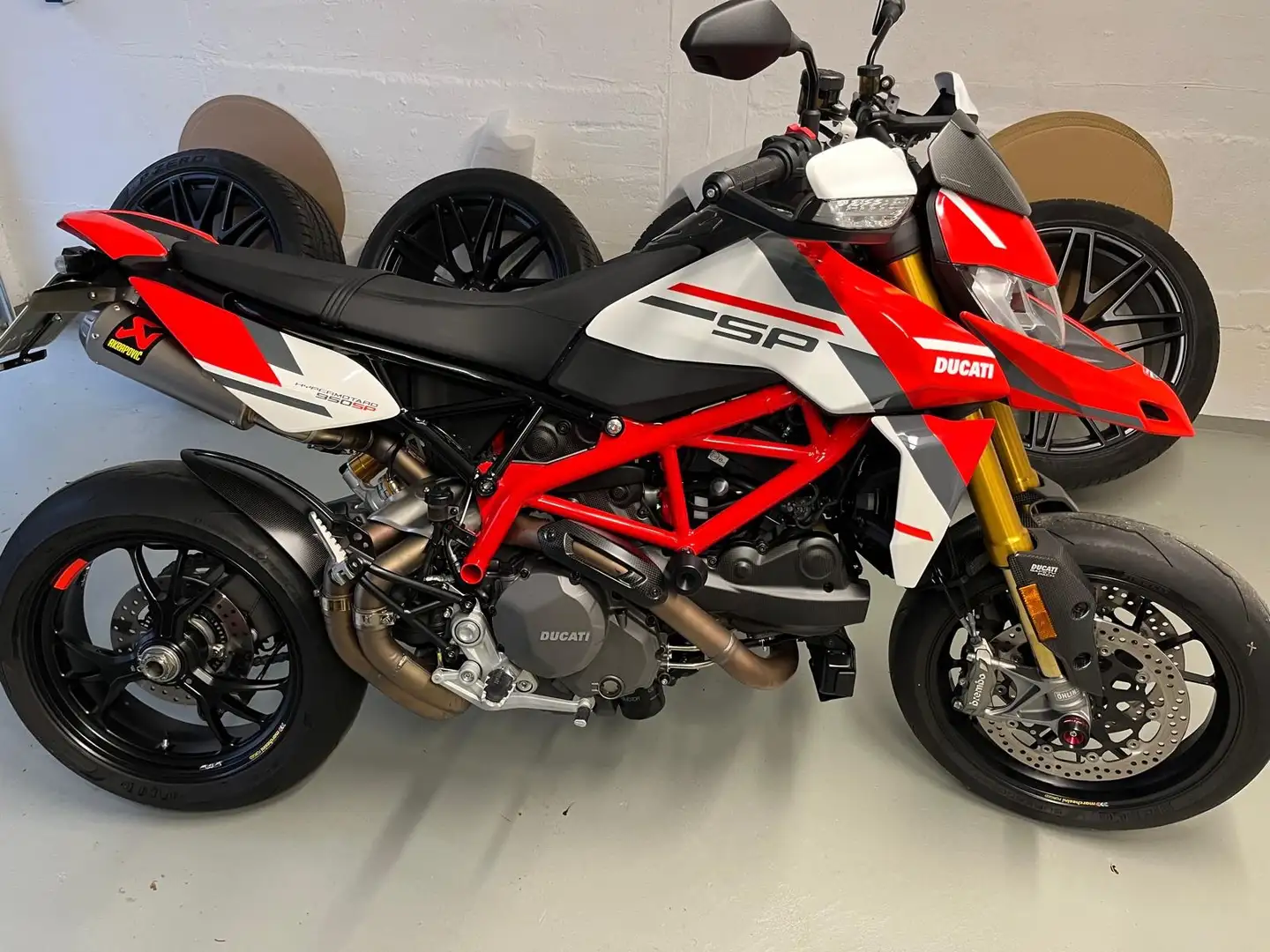 Ducati Hypermotard 950 SP Bílá - 2