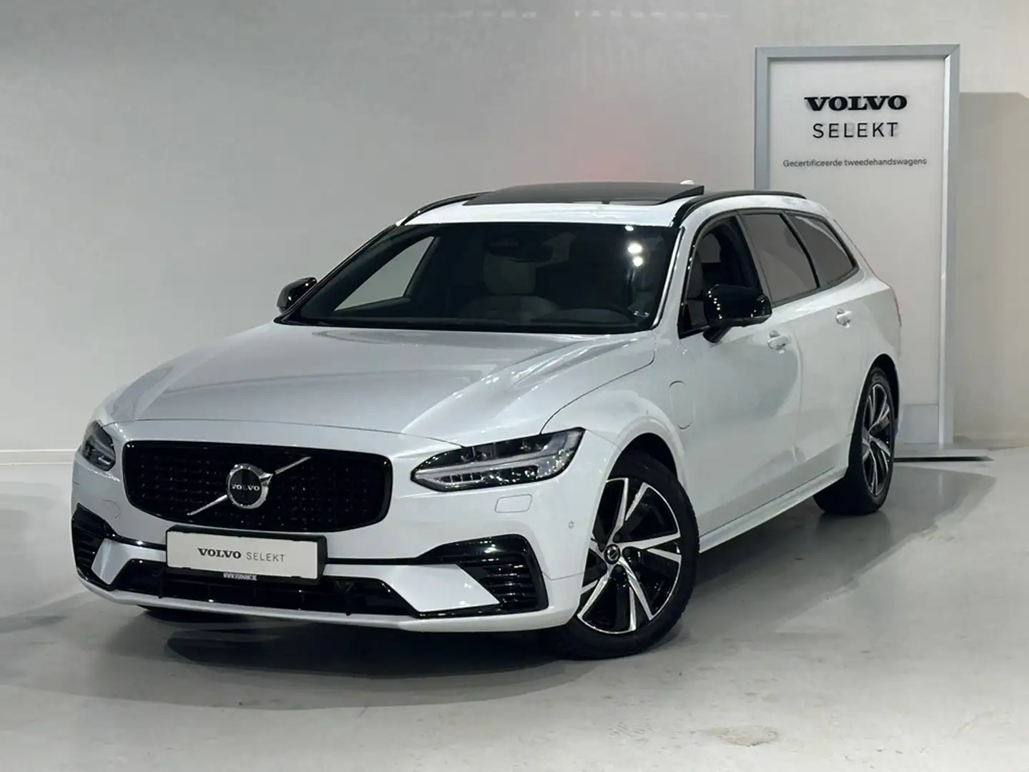 Volvo V90 T6 Recharge Dark Plus + electr trekhaak Wit - 1