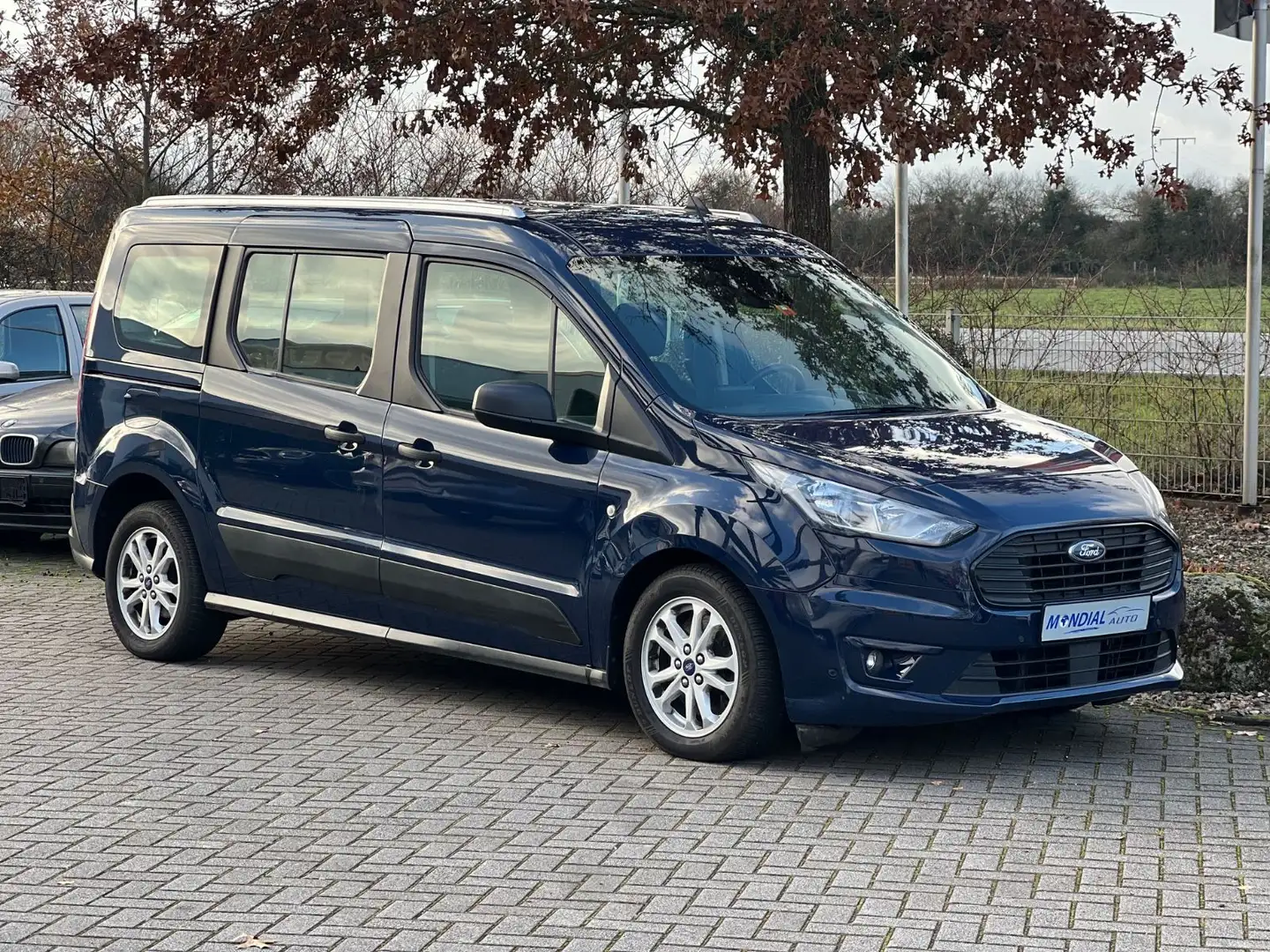 Ford Grand Tourneo Connect 1.5 TDCi*7Sitzer*Automatik Bleu - 1