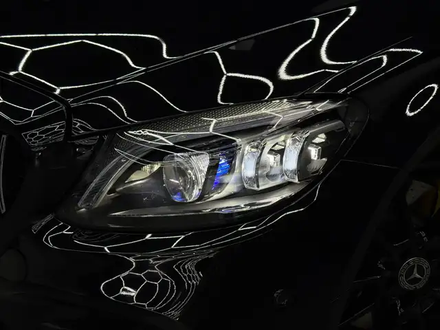 Mercedes-Benz C-Class view 6