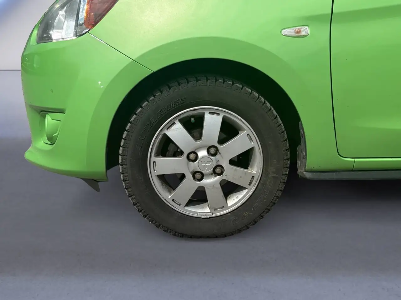Mitsubishi Mirage снимка Mitsubishi Mirage