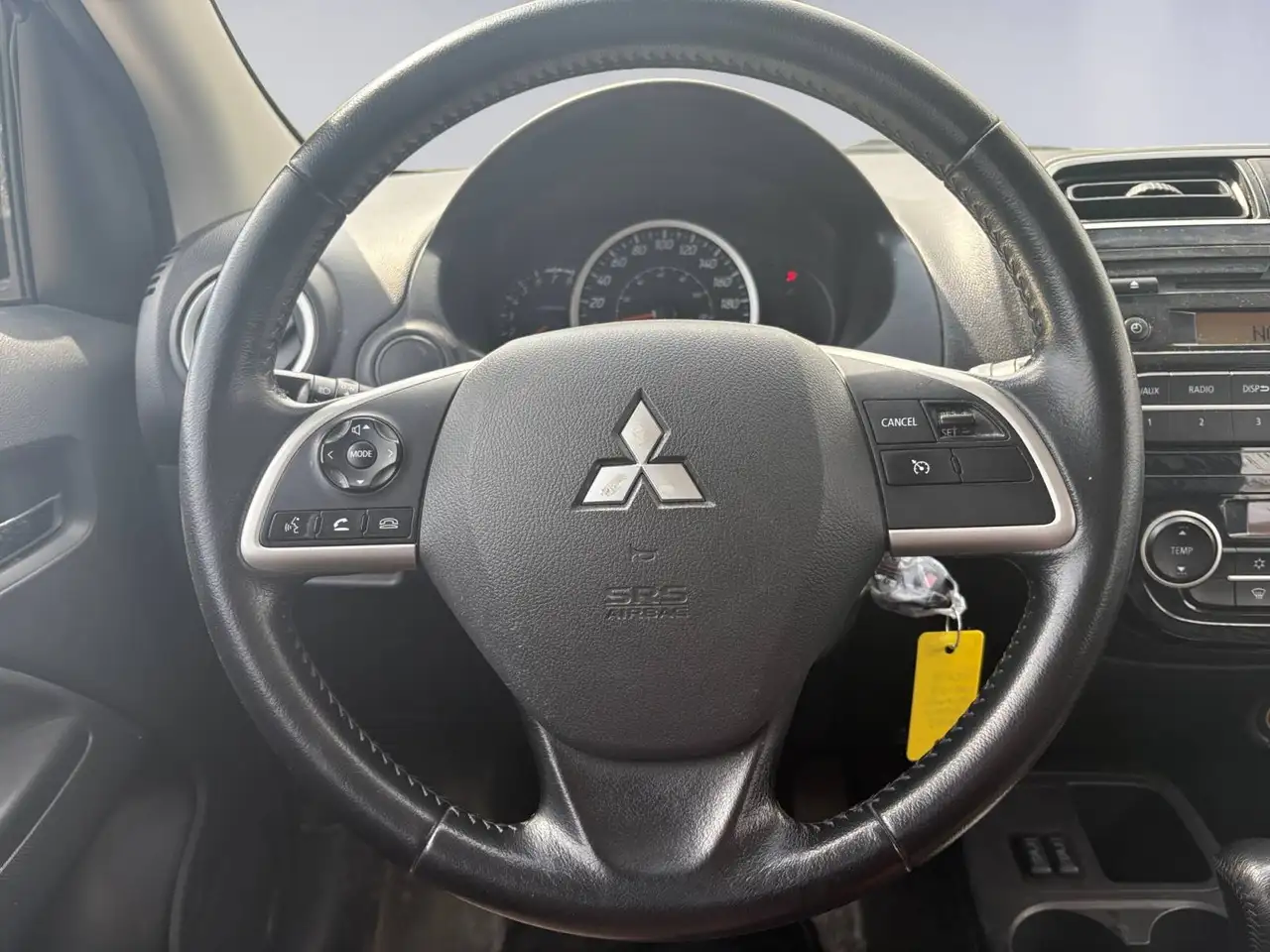 Mitsubishi Mirage снимка Mitsubishi Mirage