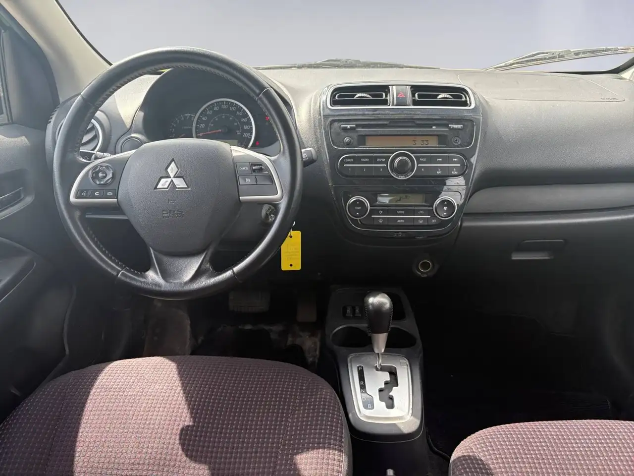 Mitsubishi Mirage снимка Mitsubishi Mirage