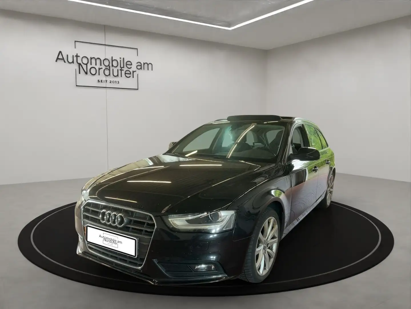 Audi A4 Avant 2.0TDI-2Hand-Xenon-Navi-Panorama-PDC-18Zoll Schwarz - 1