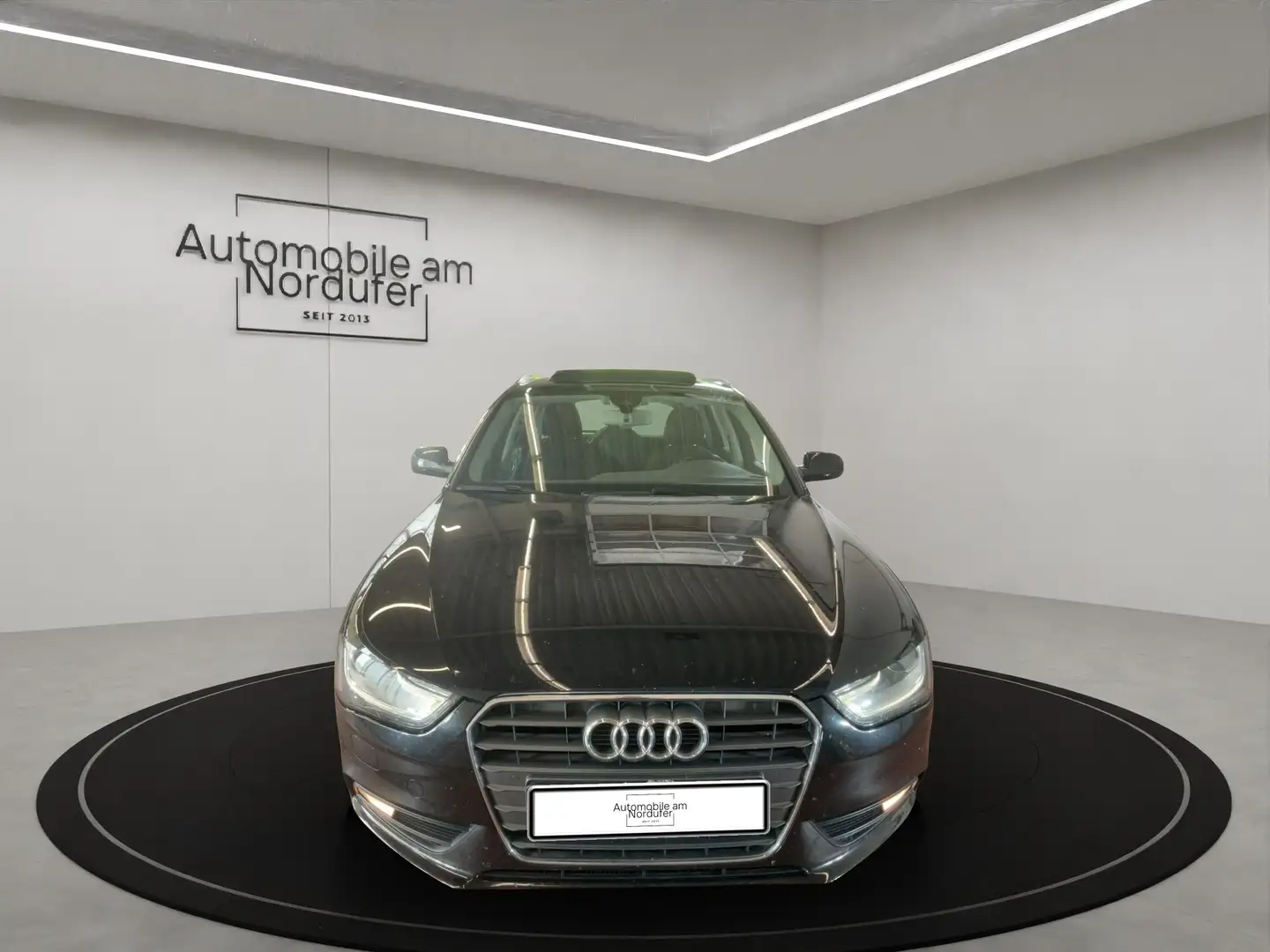 Audi A4 Avant 2.0TDI-2Hand-Xenon-Navi-Panorama-PDC-18Zoll Schwarz - 2