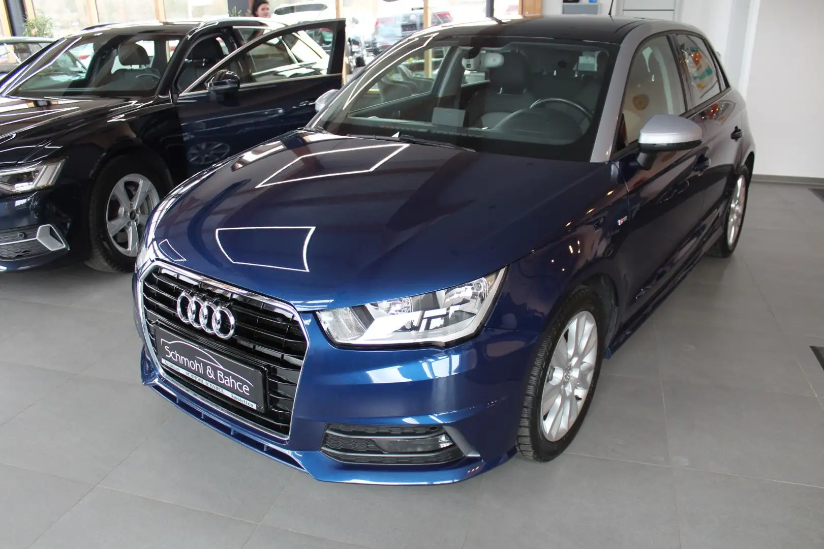 Audi A1 Sportback 1.4 TFSI S tronic S line sport Blau - 1