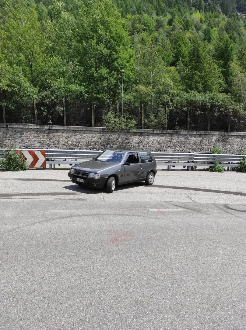 Fiat Uno Uno 3p 1.0 Hobby Gris - 2