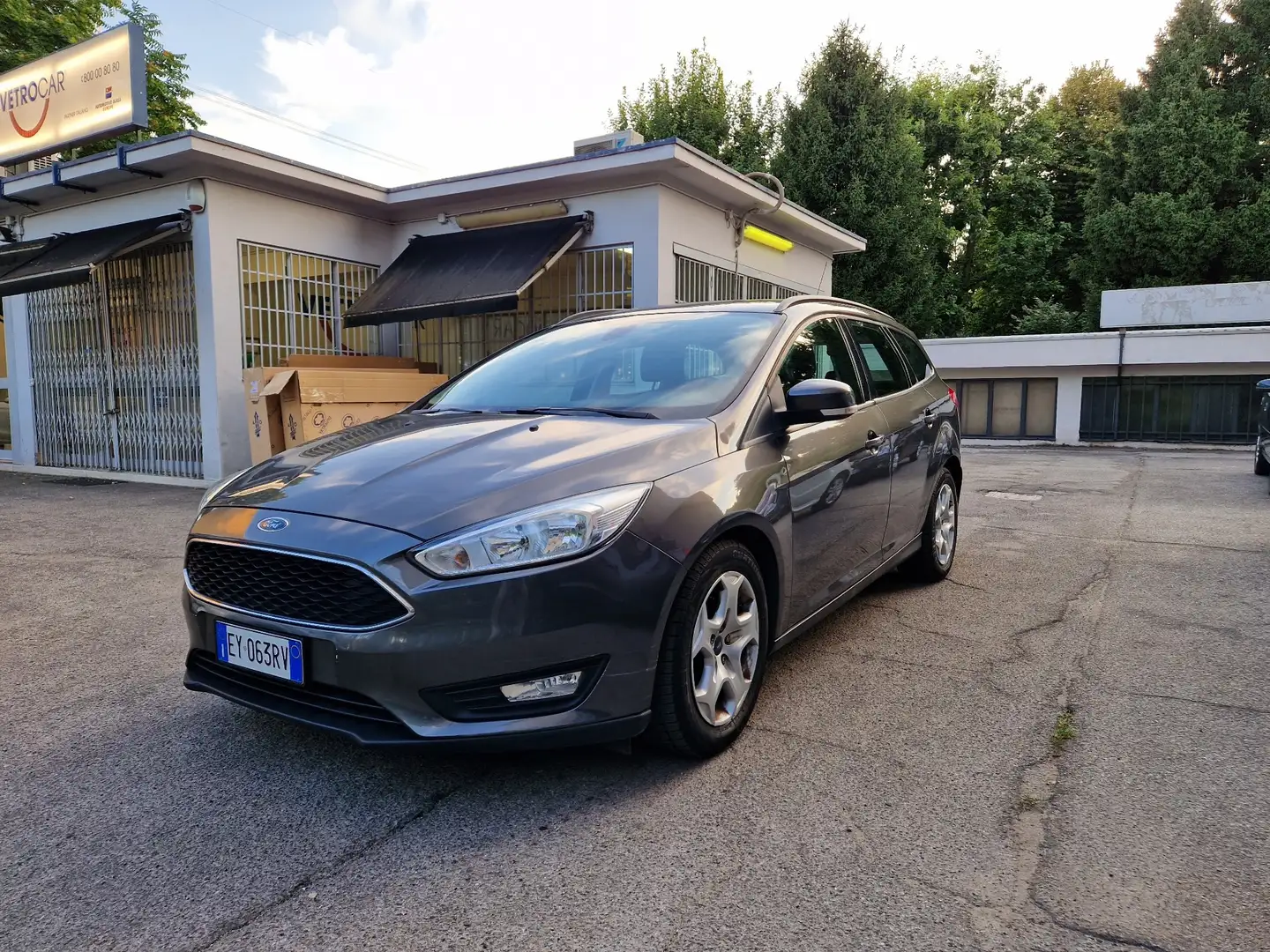 Ford Focus SW 1.5 tdci Plus s&s 120cv *E6B* Grigio - 1