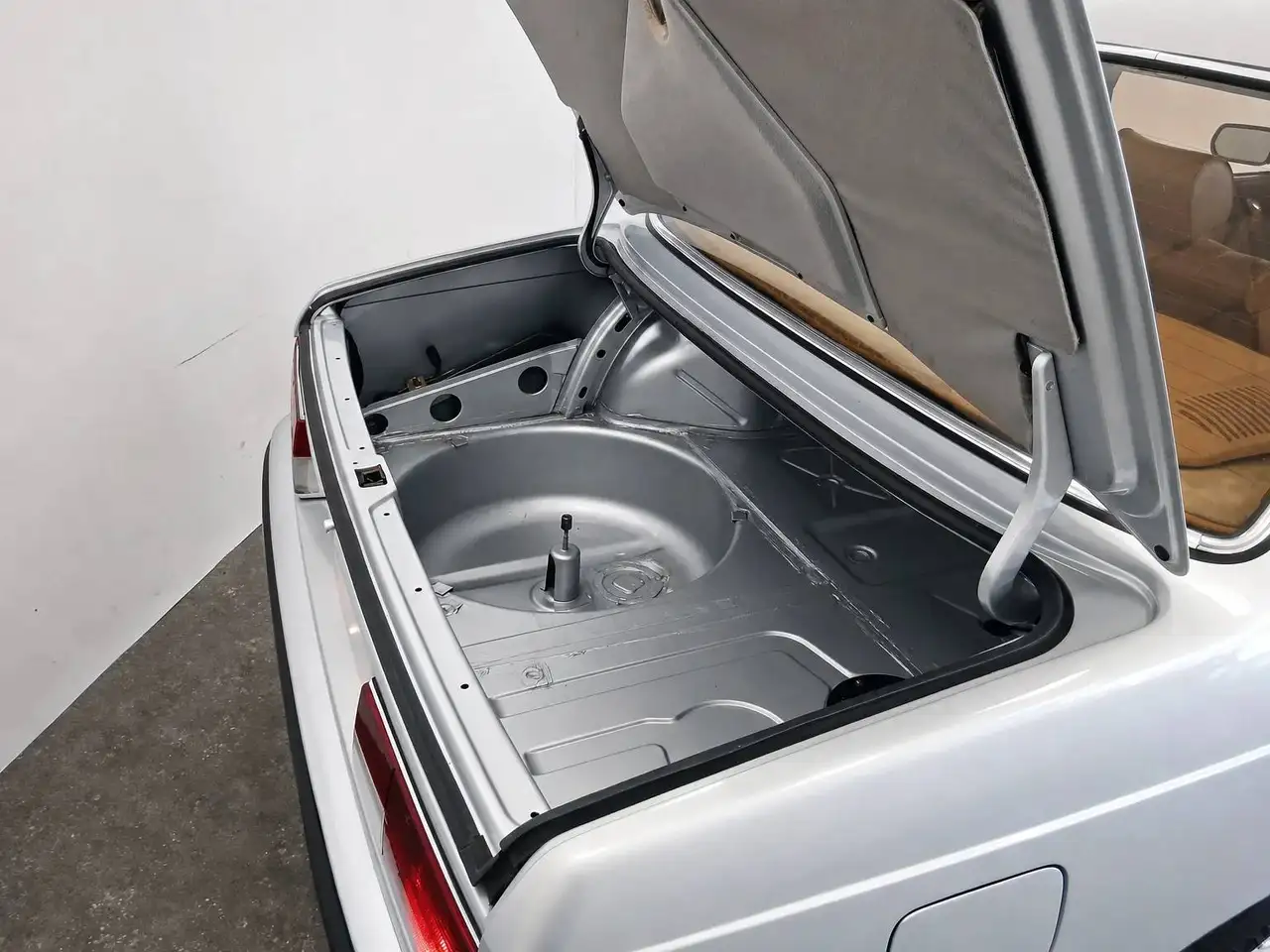 BMW 635 CSi met dogleg 5 bak, foto 10