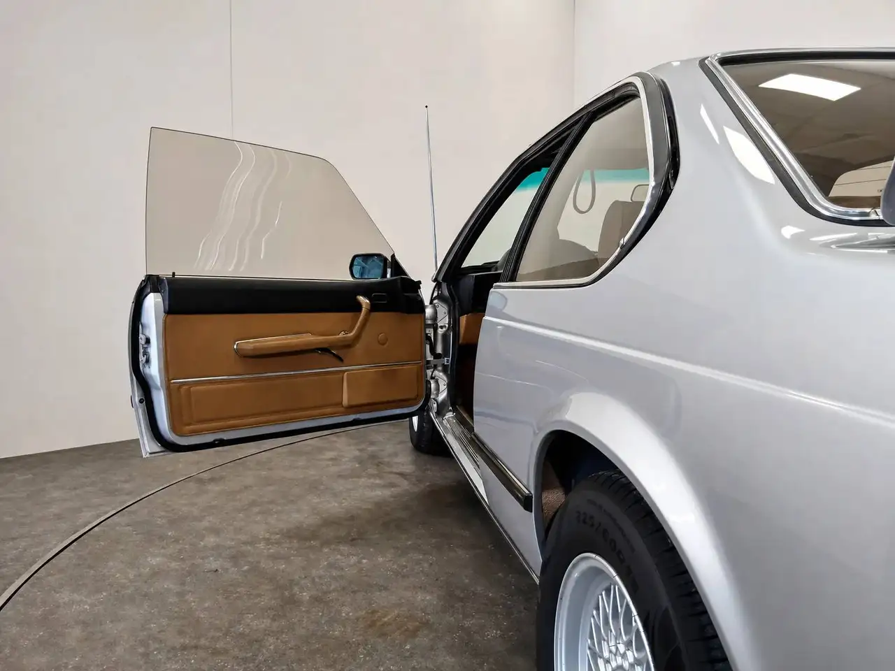 BMW 635 CSi met dogleg 5 bak, foto 9