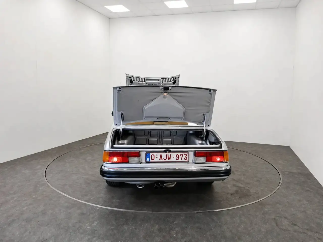 BMW 635 CSi met dogleg 5 bak, foto 4