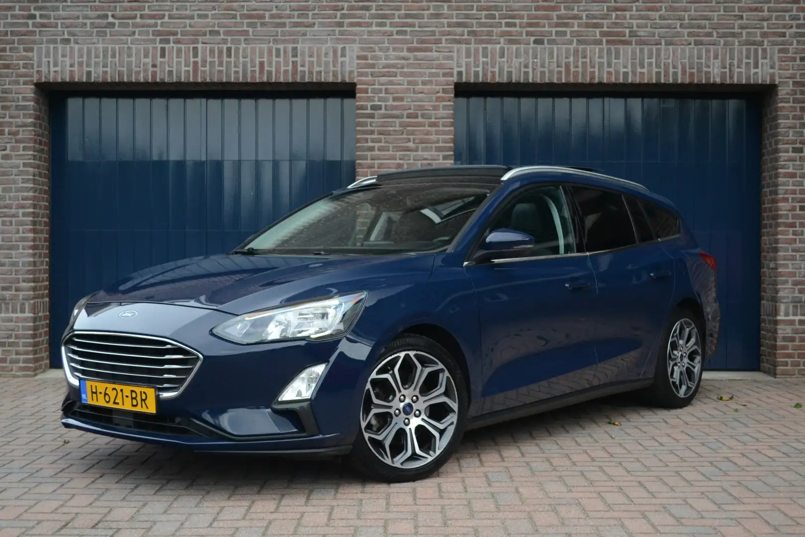 Ford Focus Wagon 1.0 EcoBoost Titanium Business | Panoramadak Bleu - 1
