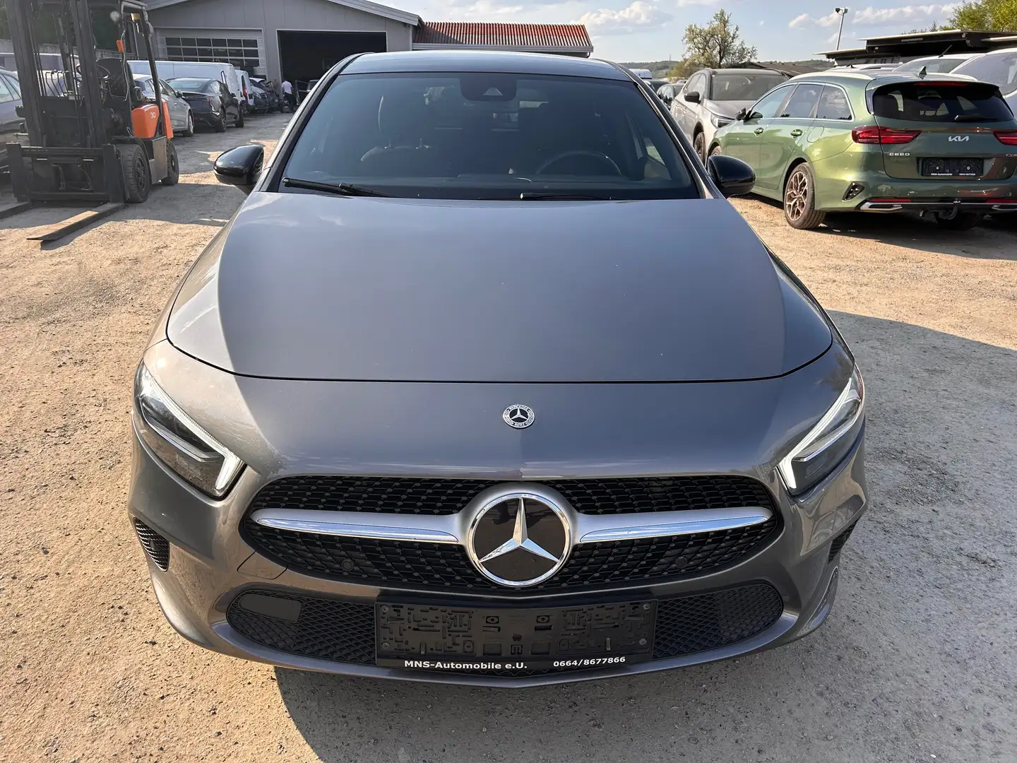 Mercedes-Benz A 160 A 160 Benzin Panorama LED Navigation 18 Zoll Grau - 2