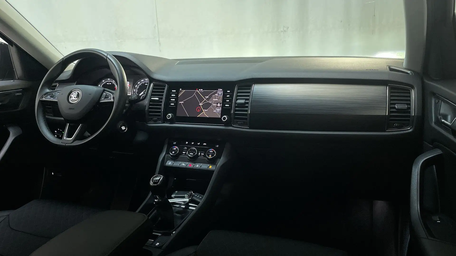 Skoda Kodiaq 1.5 TSI 150pk Business Edition LED Camera Navigati Gris - 2