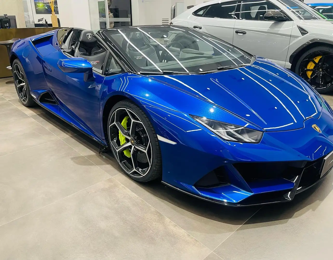 Lamborghini Huracán Huracan Spyder 5.2 Performante 640 awd Blau - 2