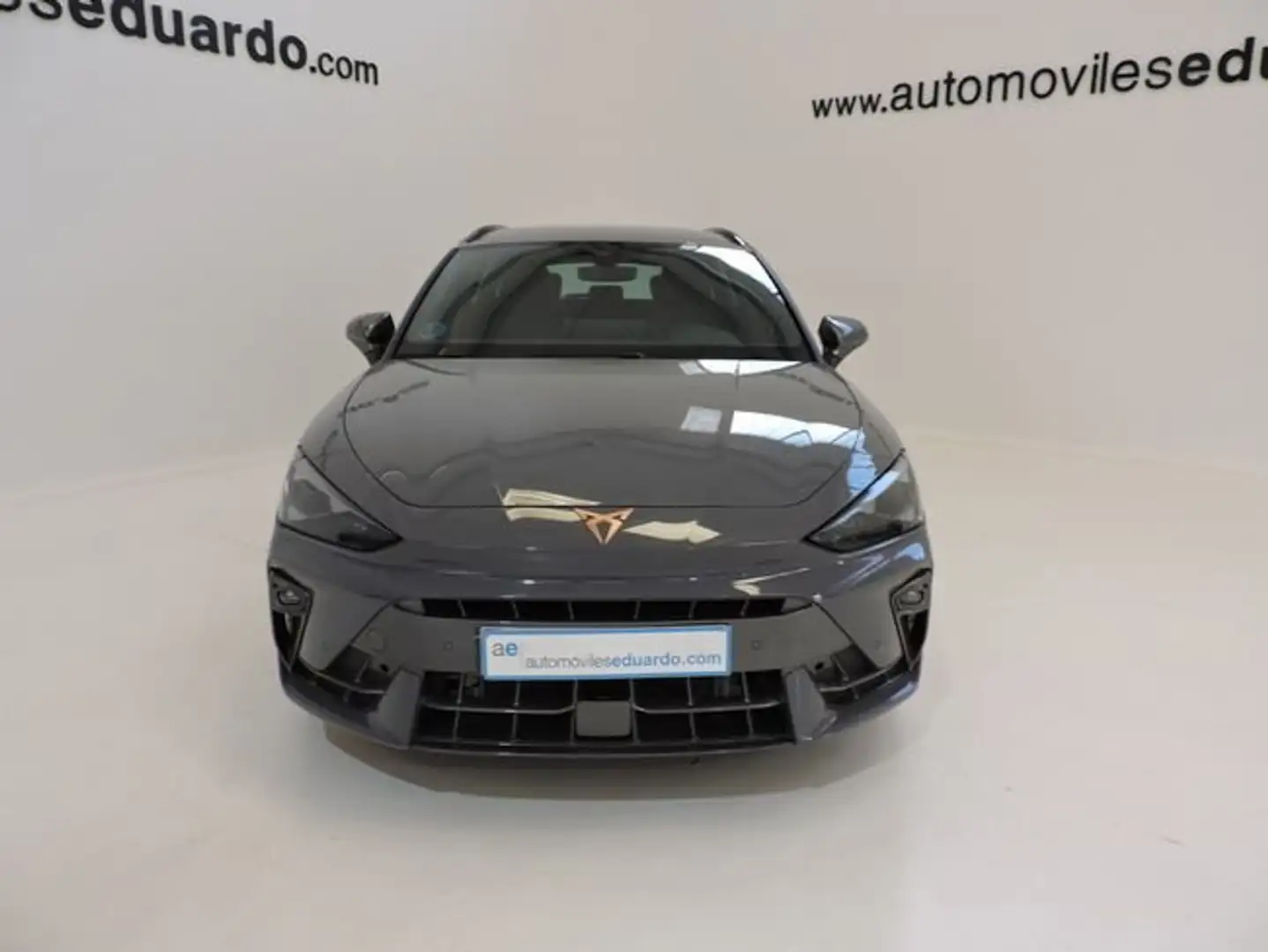 CUPRA 5p 1.5 eTSI 110 kW Gris - 2