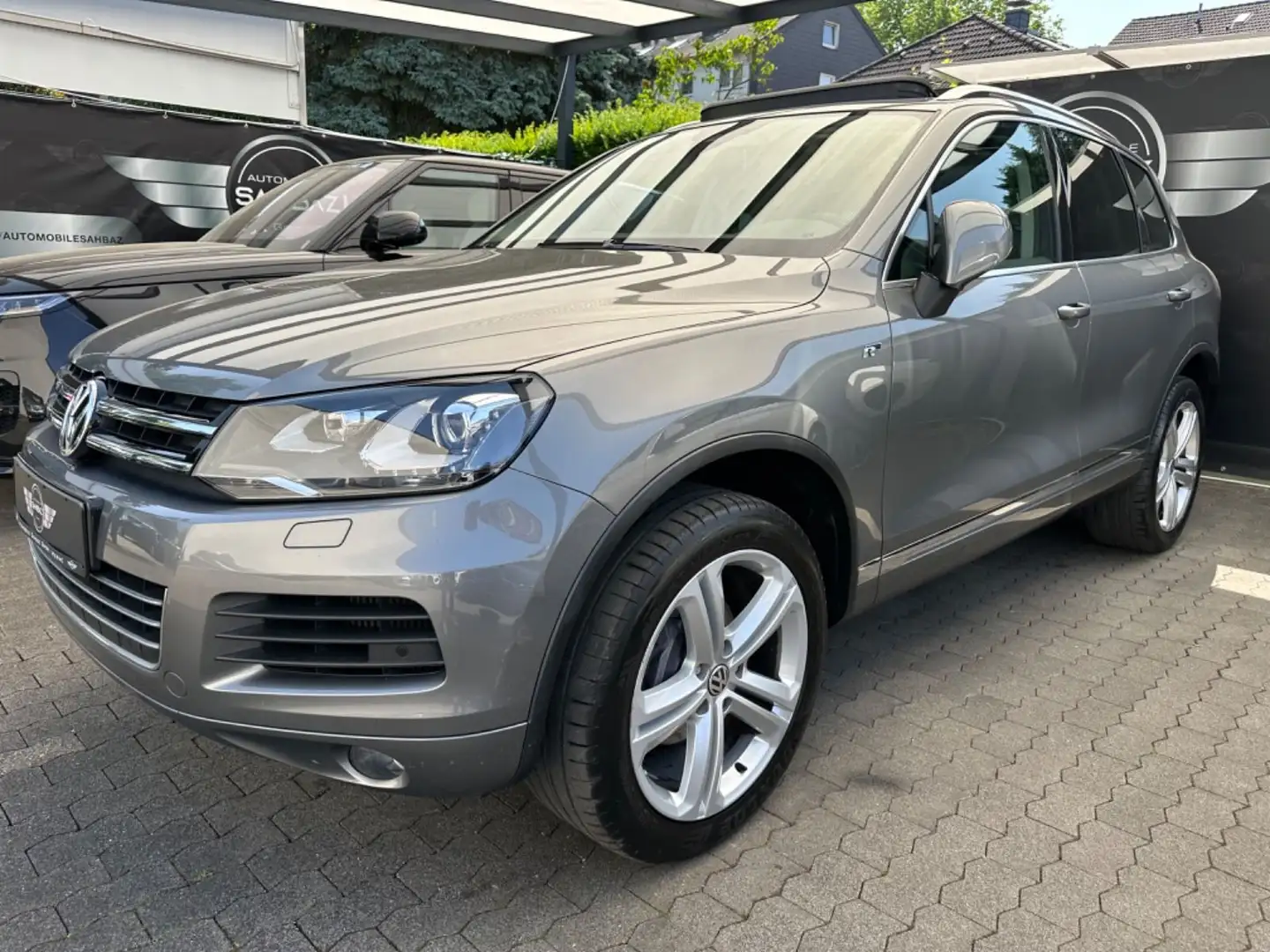 Volkswagen Touareg V6 TDI BMT*R LINE*NAVI*PANO*KAM*XEN*AHK Gris - 1