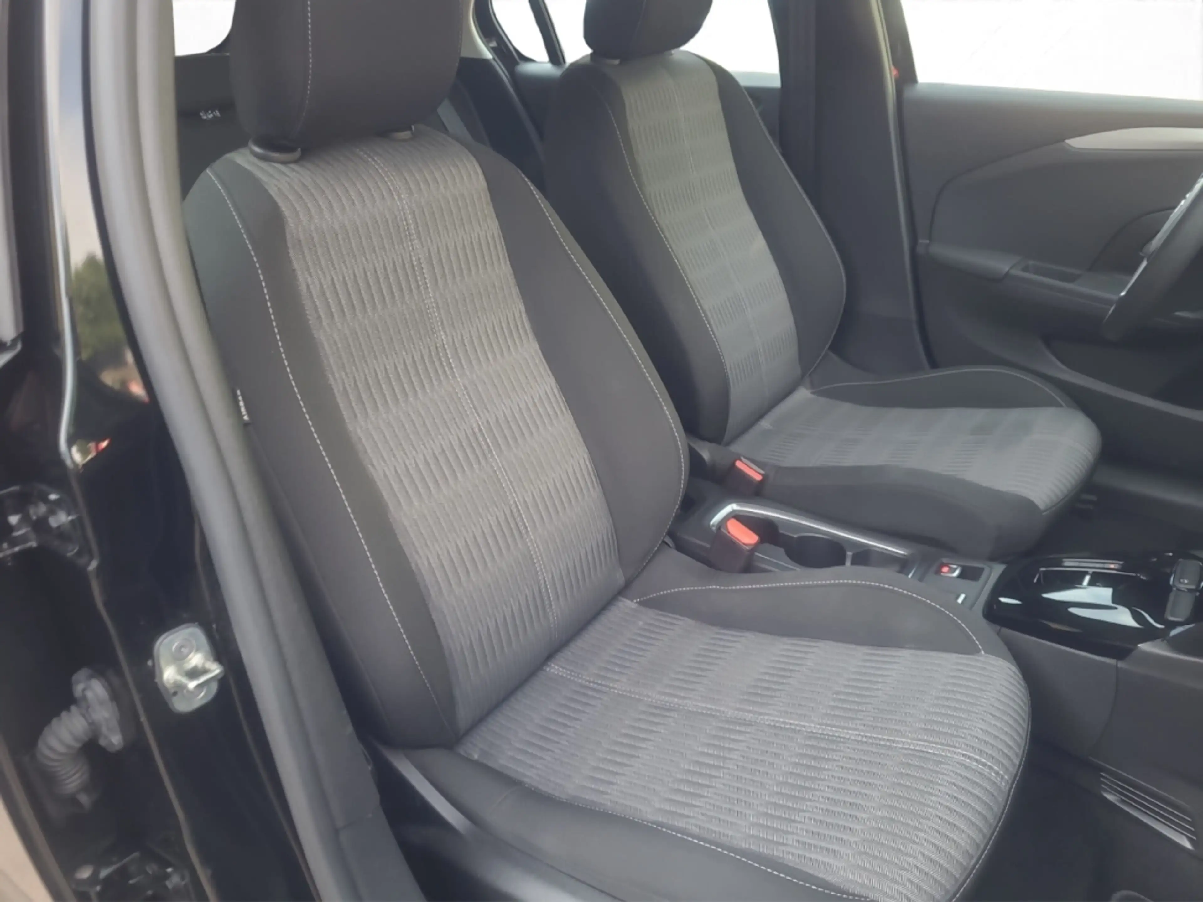 Opel Corsa-e 50kWh SOH 96% Apple CarPlay Android Auto Klimaauto — photo 11