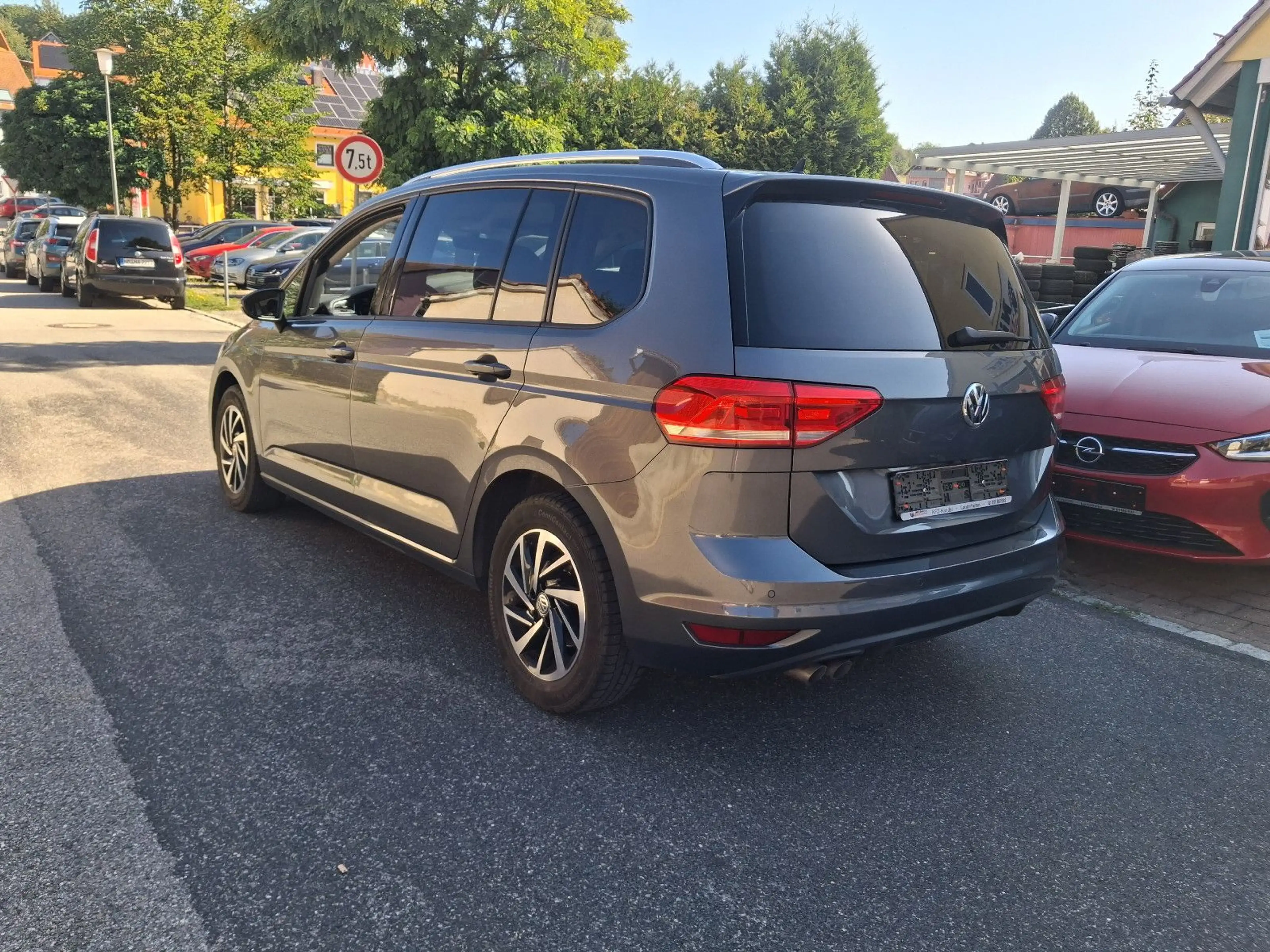 Volkswagen Touran 2.0 TDI BMT 7-SITZE+NAVI+KAMERA+ACC — photo 2