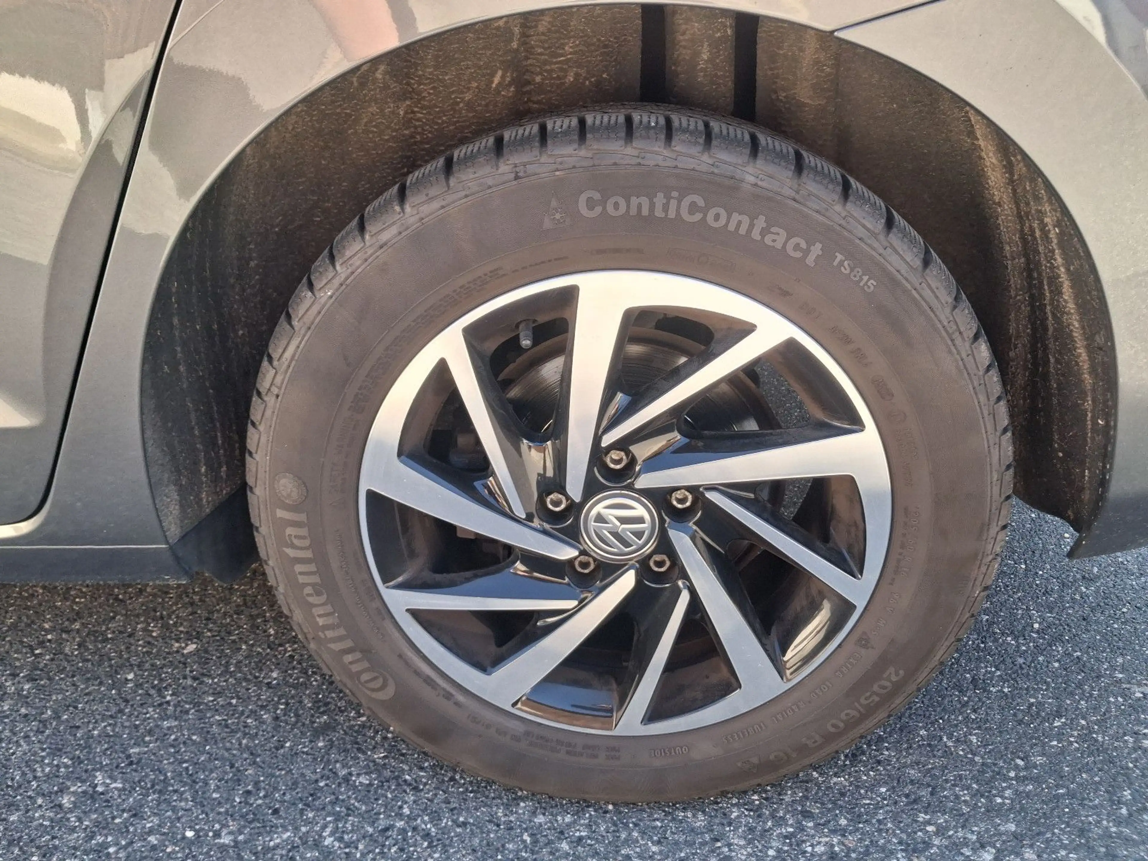 Volkswagen Touran 2.0 TDI BMT 7-SITZE+NAVI+KAMERA+ACC — photo 28
