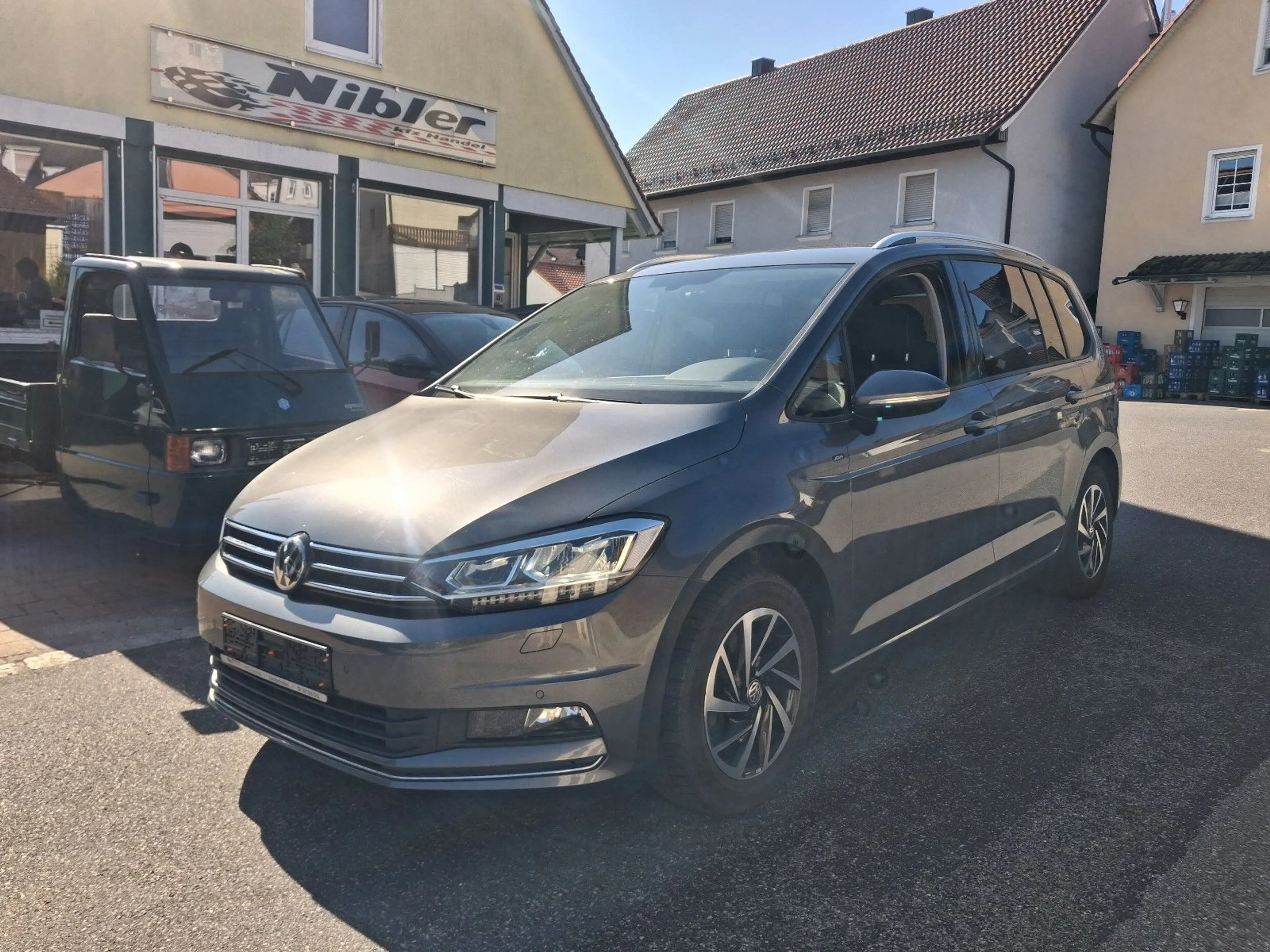 Volkswagen Touran 2.0 TDI  BMT 7-SITZE+NAVI+KAMERA+ACC