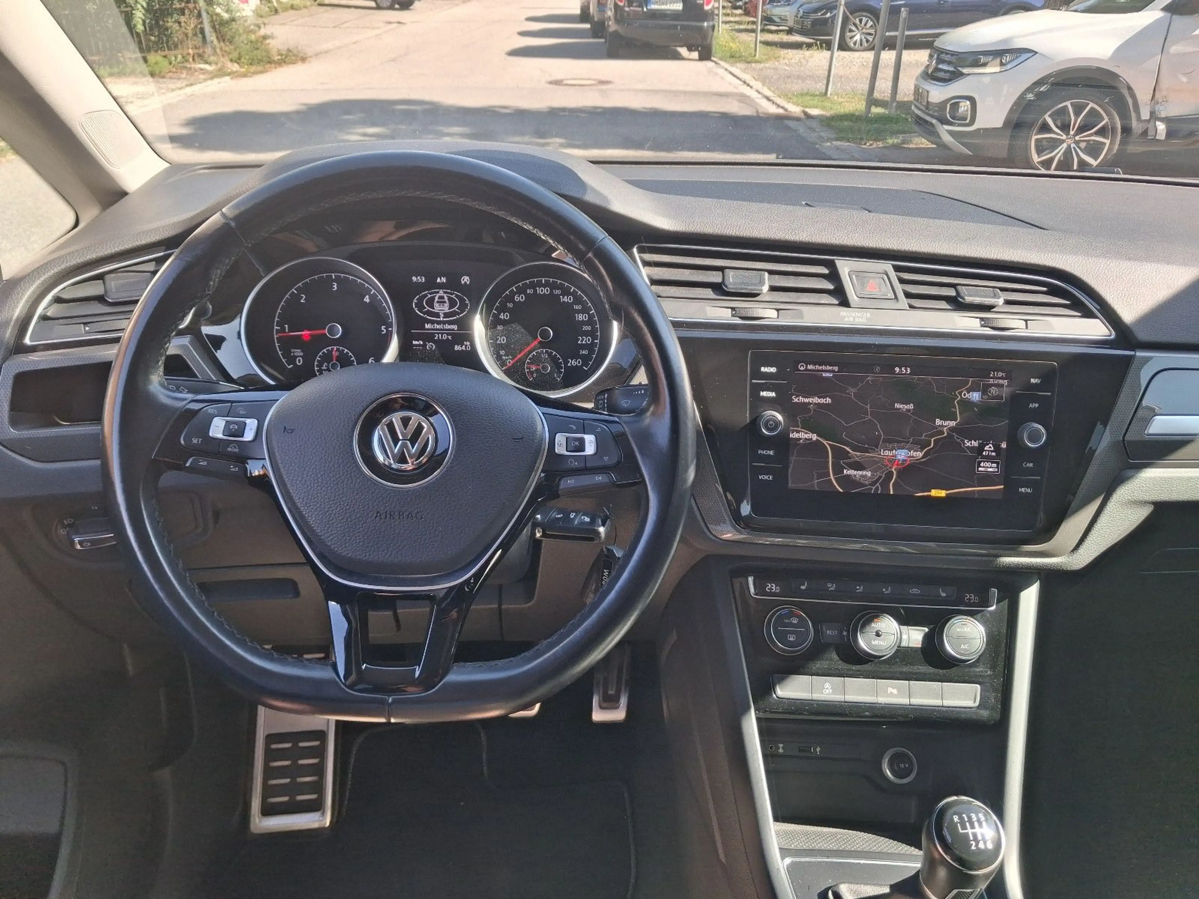 Volkswagen Touran 2.0 TDI BMT 7-SITZE+NAVI+KAMERA+ACC — photo 10