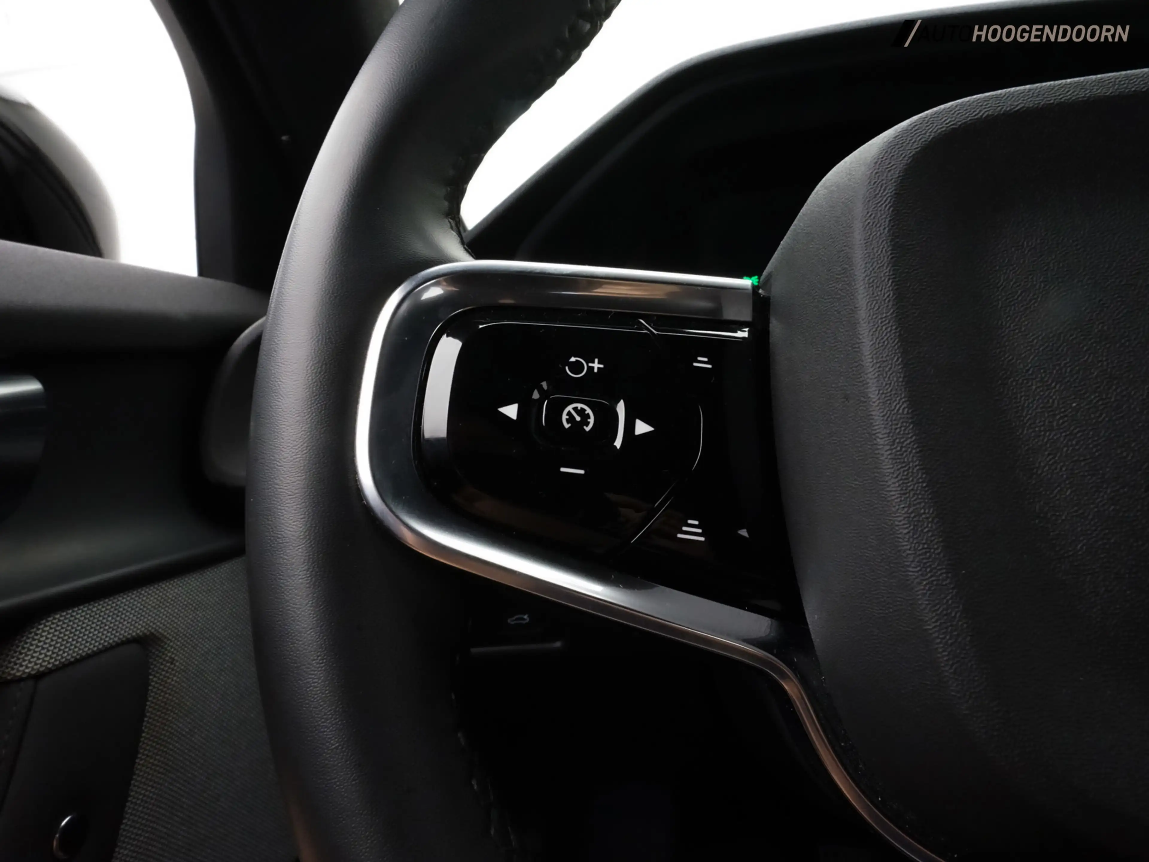 Polestar 2 Standard Range Single Motor 63kWh (APPLE CARPLAY,L — photo 17