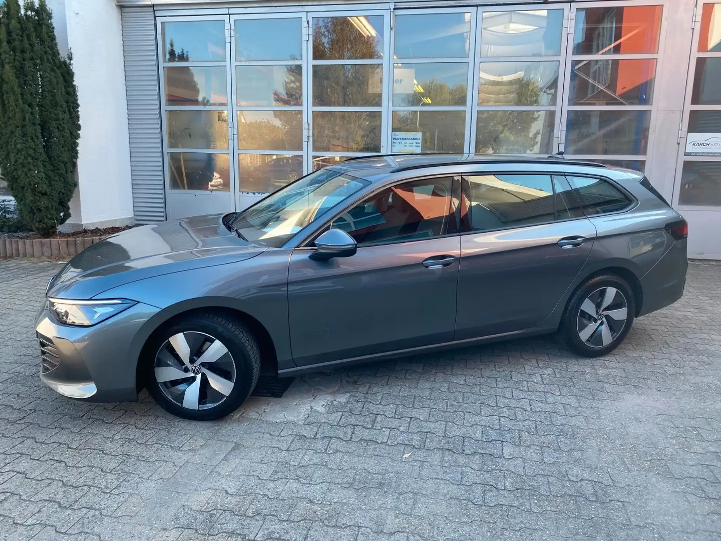 Volkswagen Passat Variant 1.5 eTSI 110 kW Automatik Gris - 2