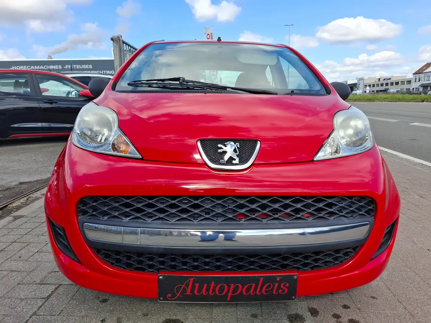 Peugeot 107 1.0i Trendy Rood - 1