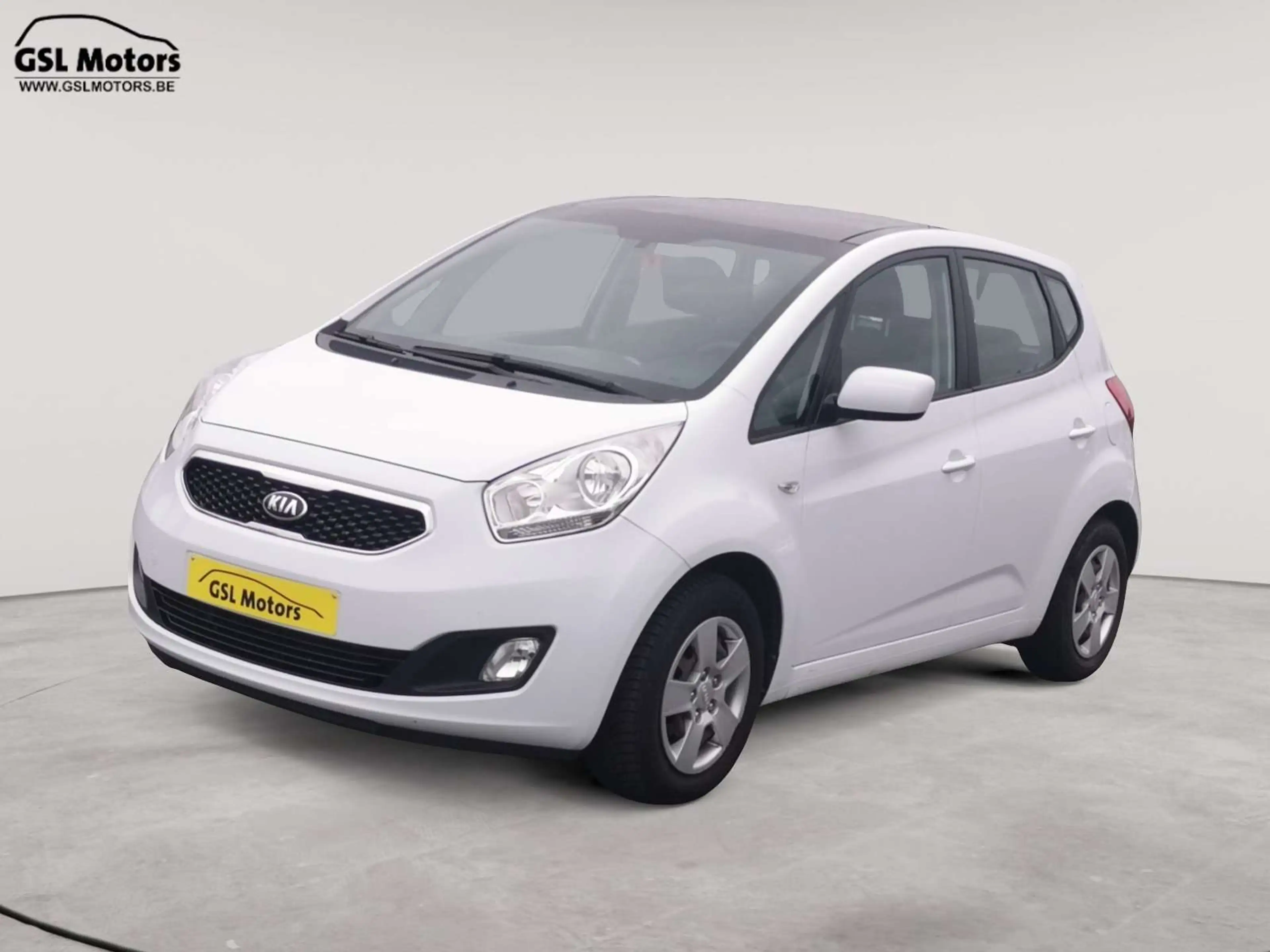 Kia Venga 1.4CRDi 90cv blanc01/14 Airco GPS Toit panoramique