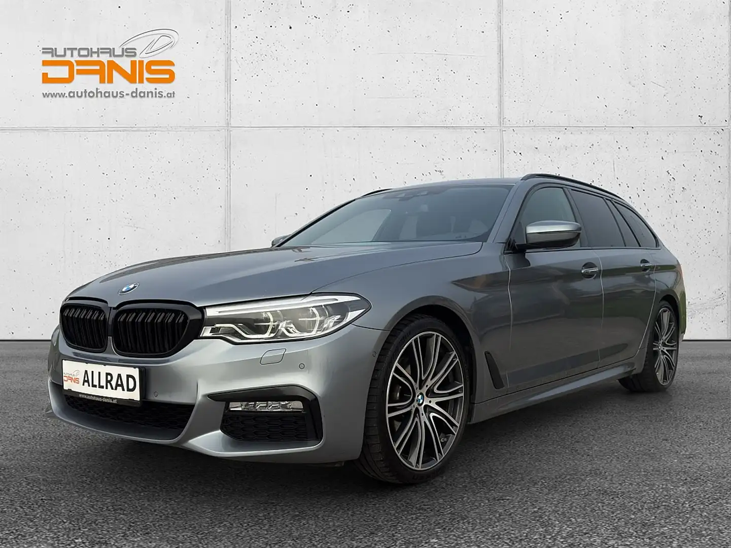 BMW 520 d xDrive Touring Aut. M-Sport PANO/LED/20" Gris - 1