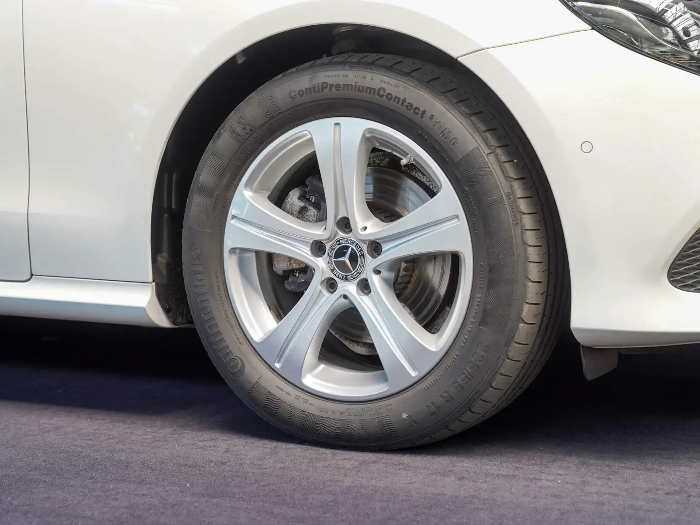 Mercedes-Benz E 220 E 220 d Coupé Leder Standheizung DISTRO AIRMATIC Weiß - 2