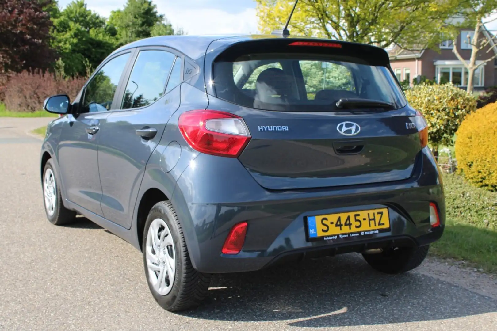 Hyundai i10 1.0 67pk Comfort Smart 5-drs Airco/Cruise/Navi/DAB Grijs - 2