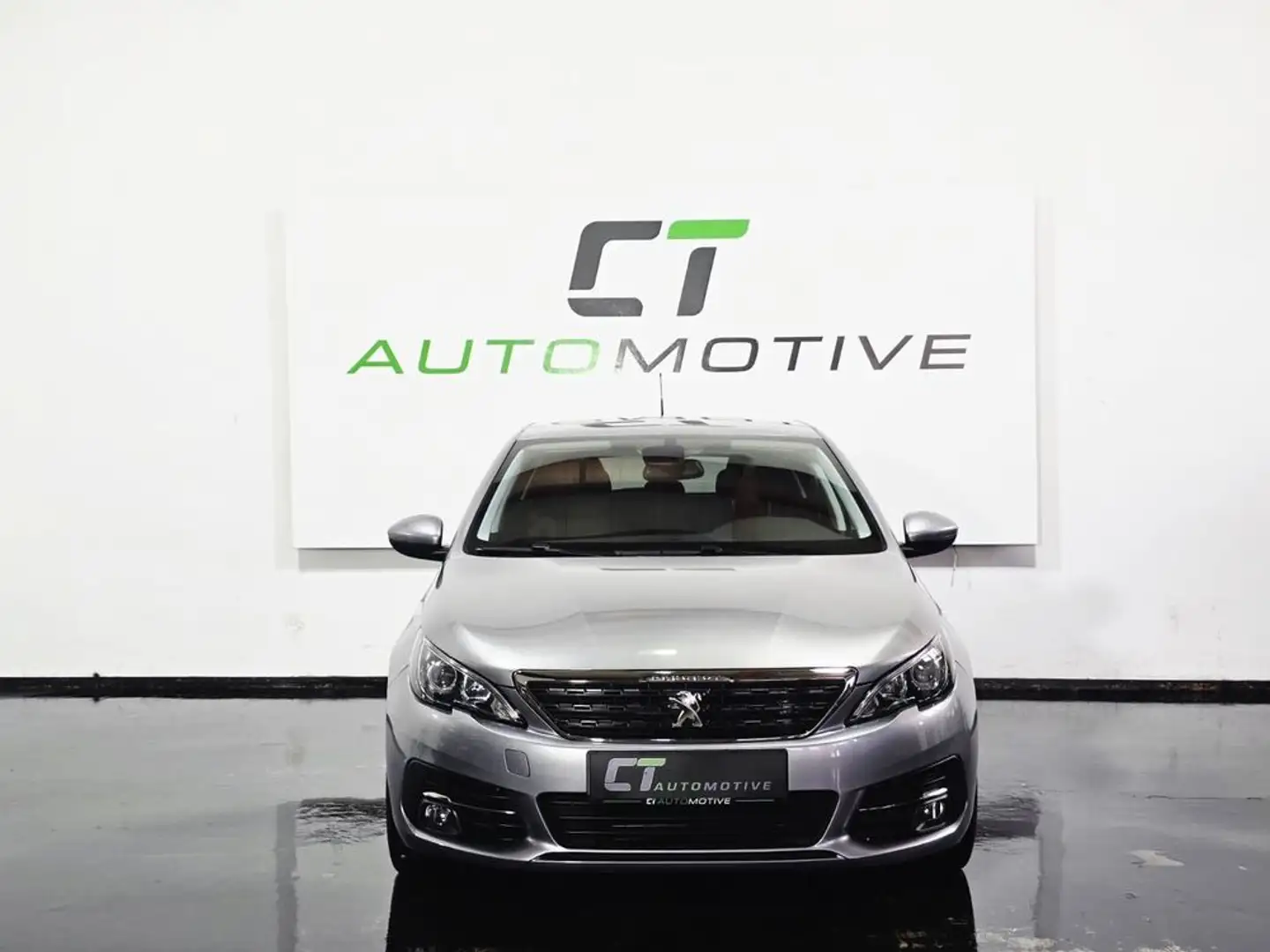 Peugeot 308 1,2 PureTech 130 Style Grau - 2