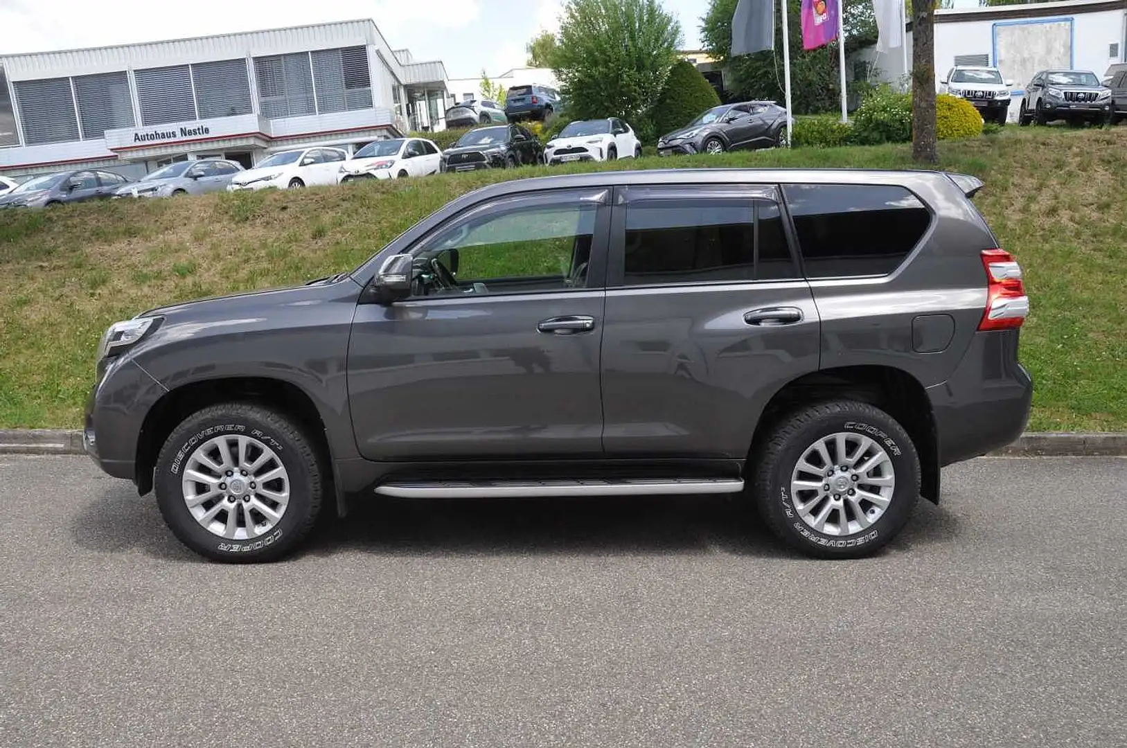 Toyota Land Cruiser Diesel  5-Türer 3.0 D-4D Automatik Executive Grau - 2