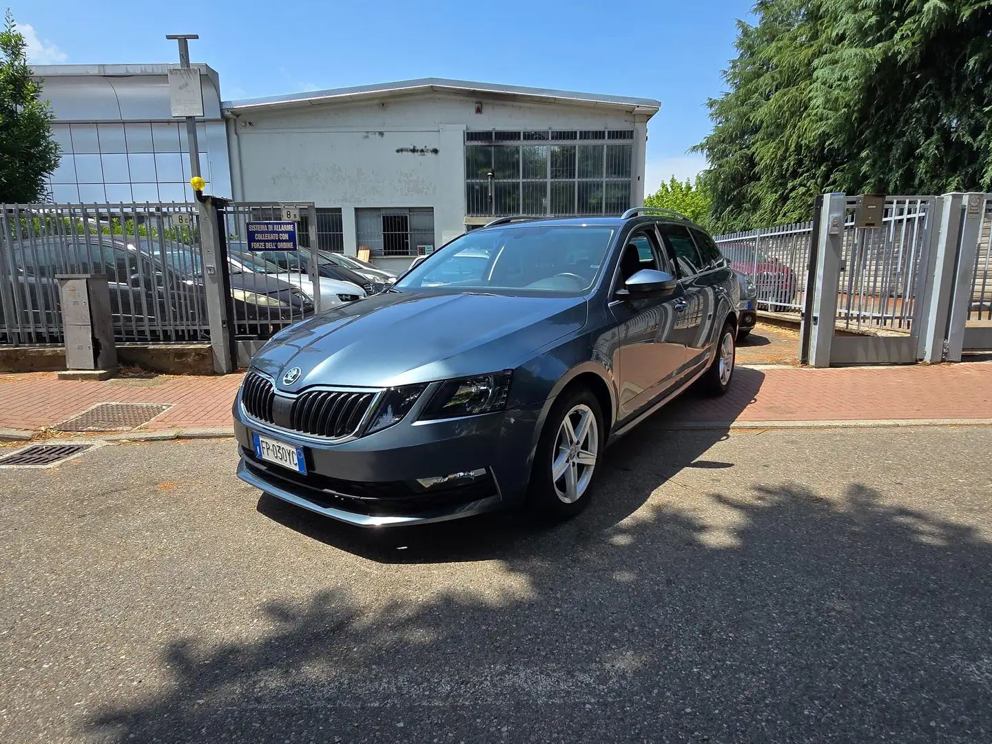 Skoda Octavia Wagon 1.0 tsi Executive 115cv OK NEOPATENTATI Grau - 1