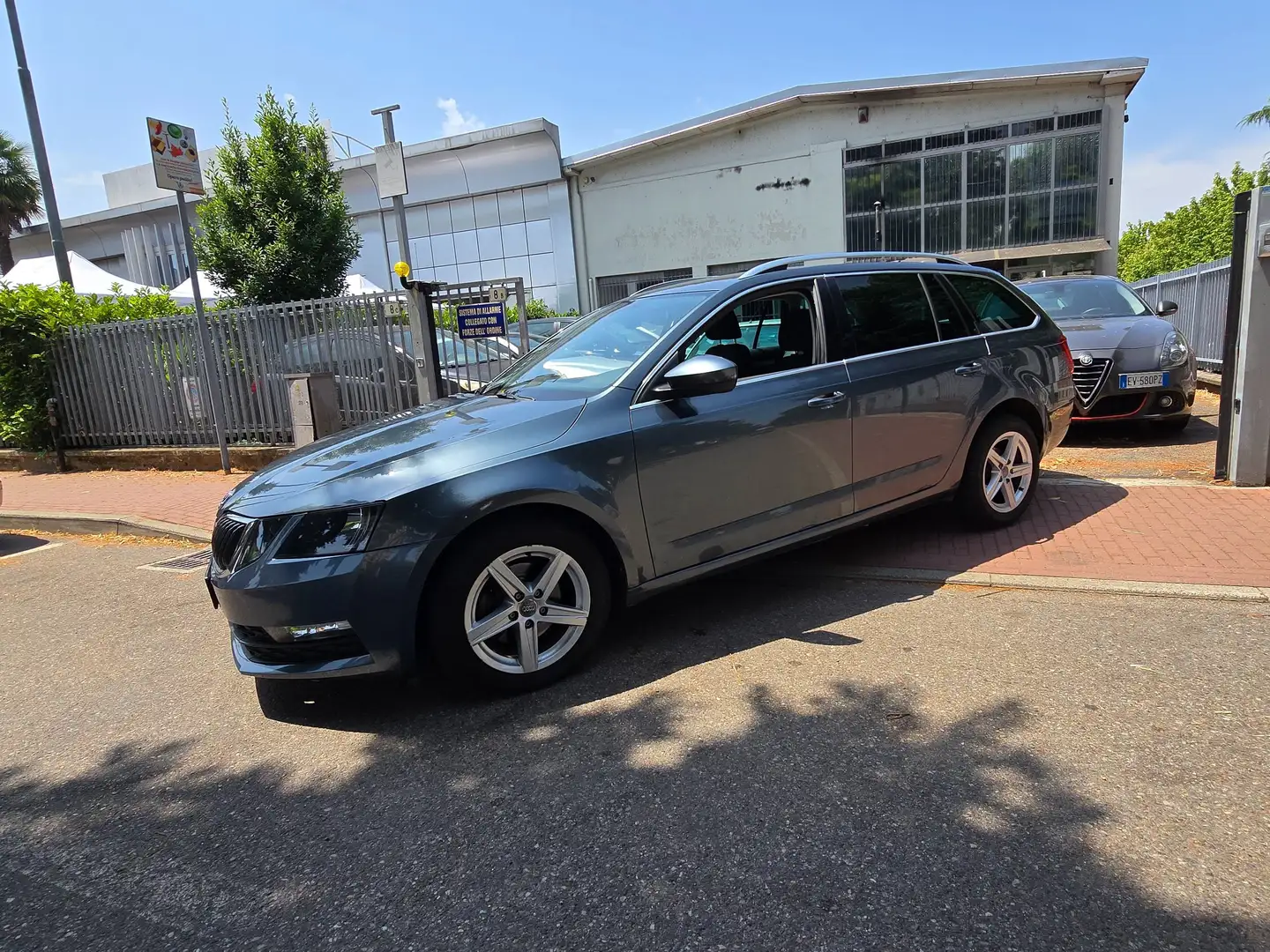 Skoda Octavia Wagon 1.0 tsi Executive 115cv OK NEOPATENTATI Grau - 2