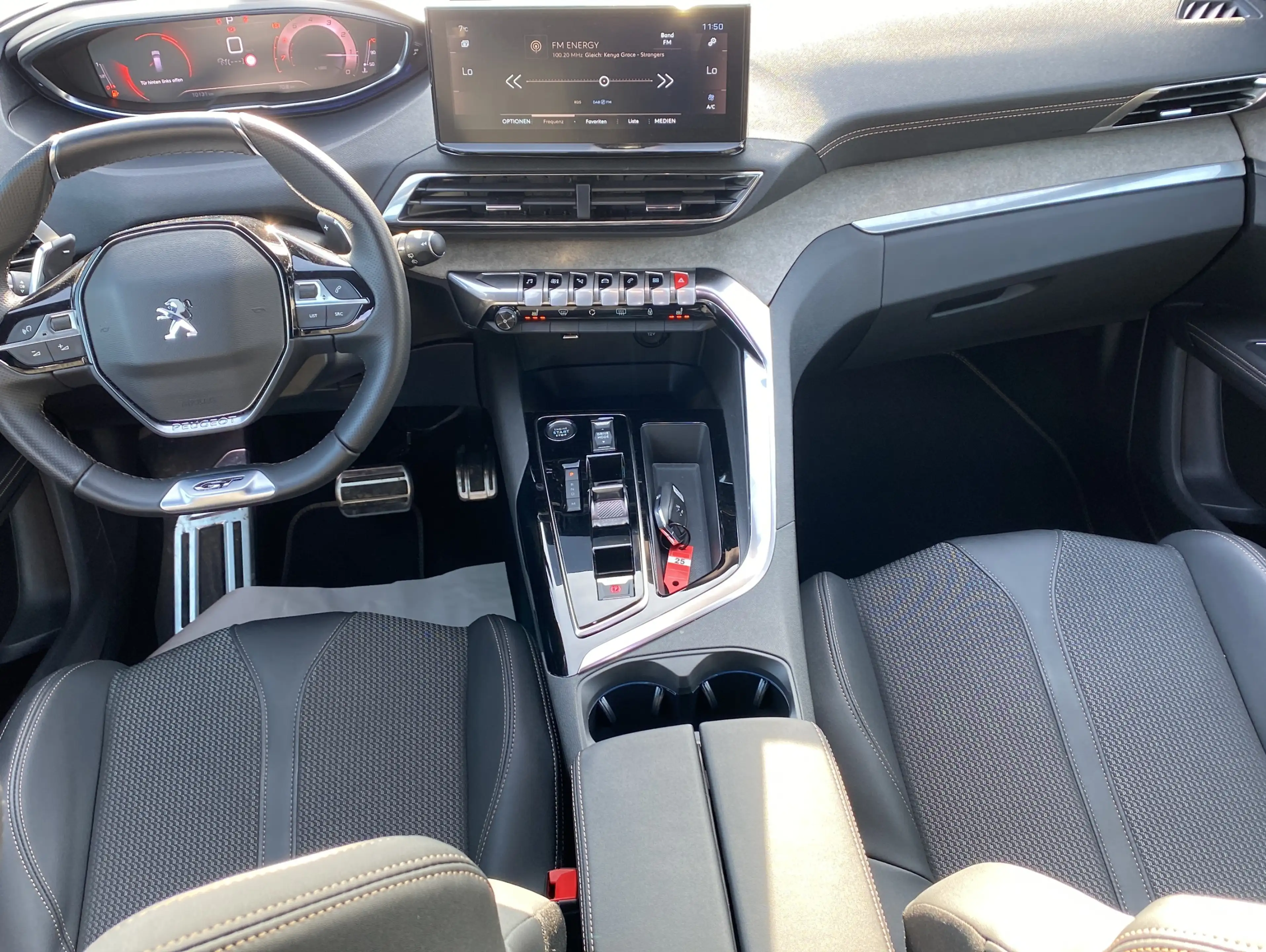 Peugeot 5008 GT Facelift*Navi*ACC*Kamera*7Sitze* — photo 7