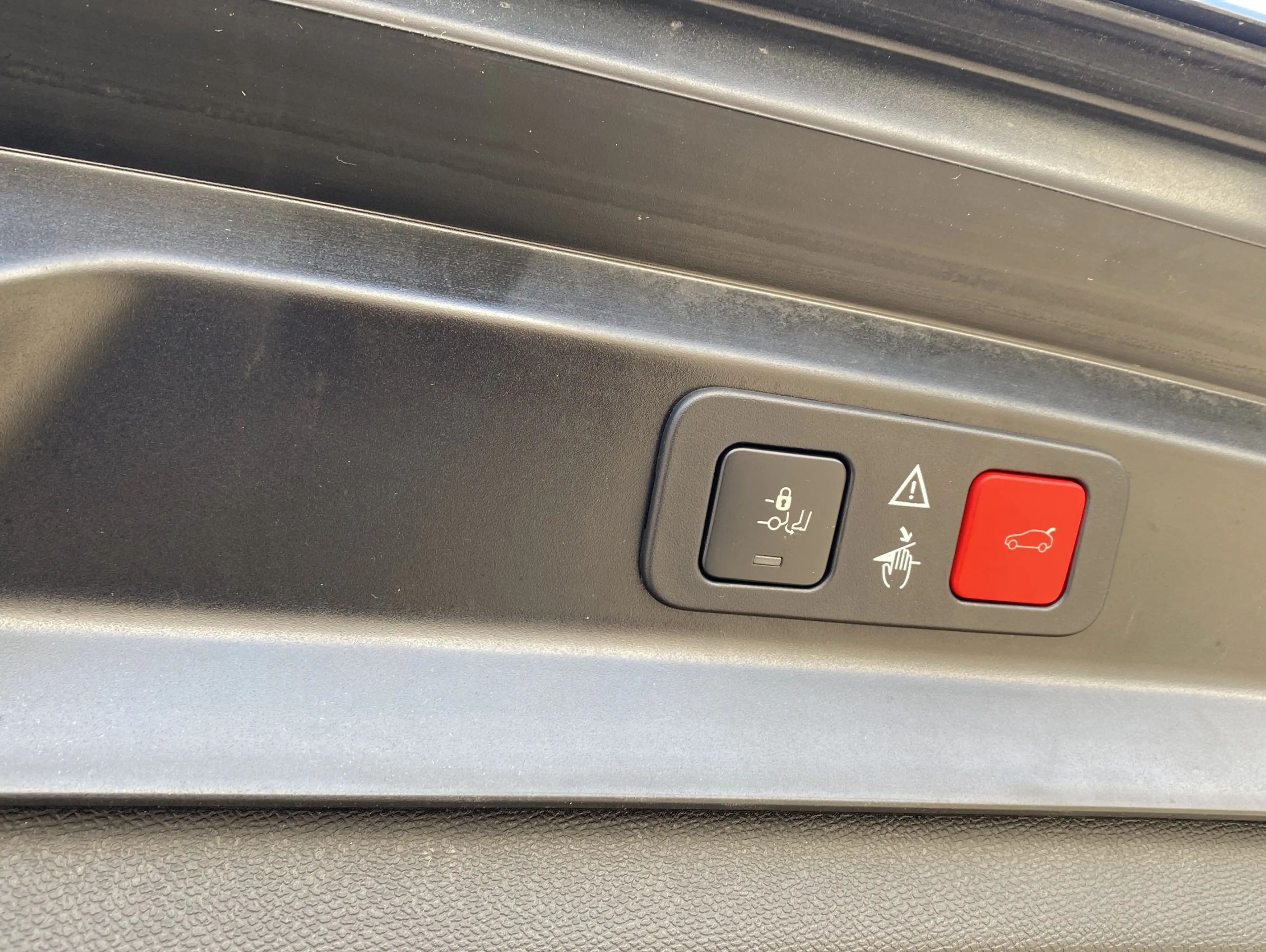 Peugeot 5008 GT Facelift*Navi*ACC*Kamera*7Sitze* — photo 11