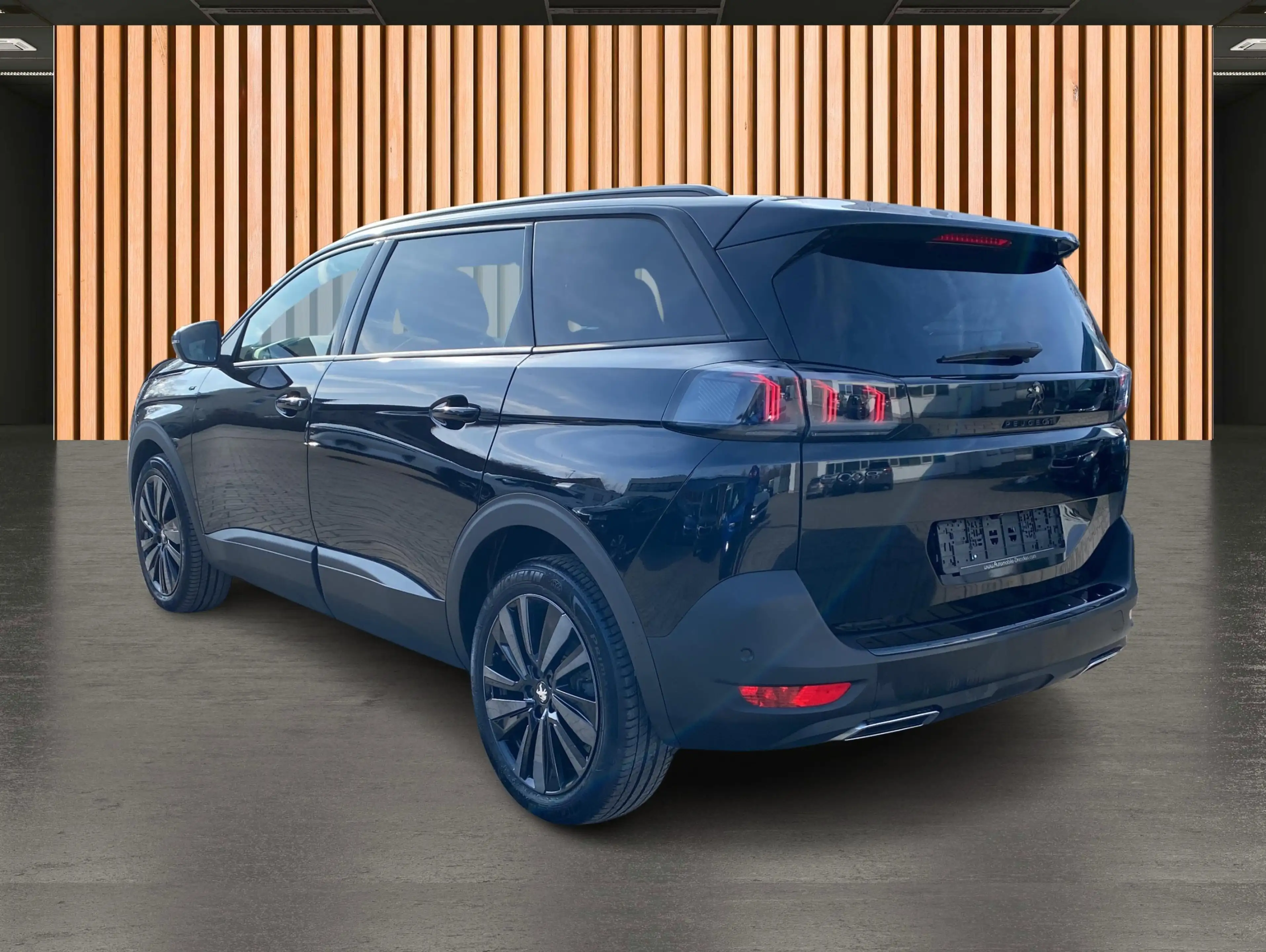 Peugeot 5008 GT Facelift*Navi*ACC*Kamera*7Sitze* — photo 12