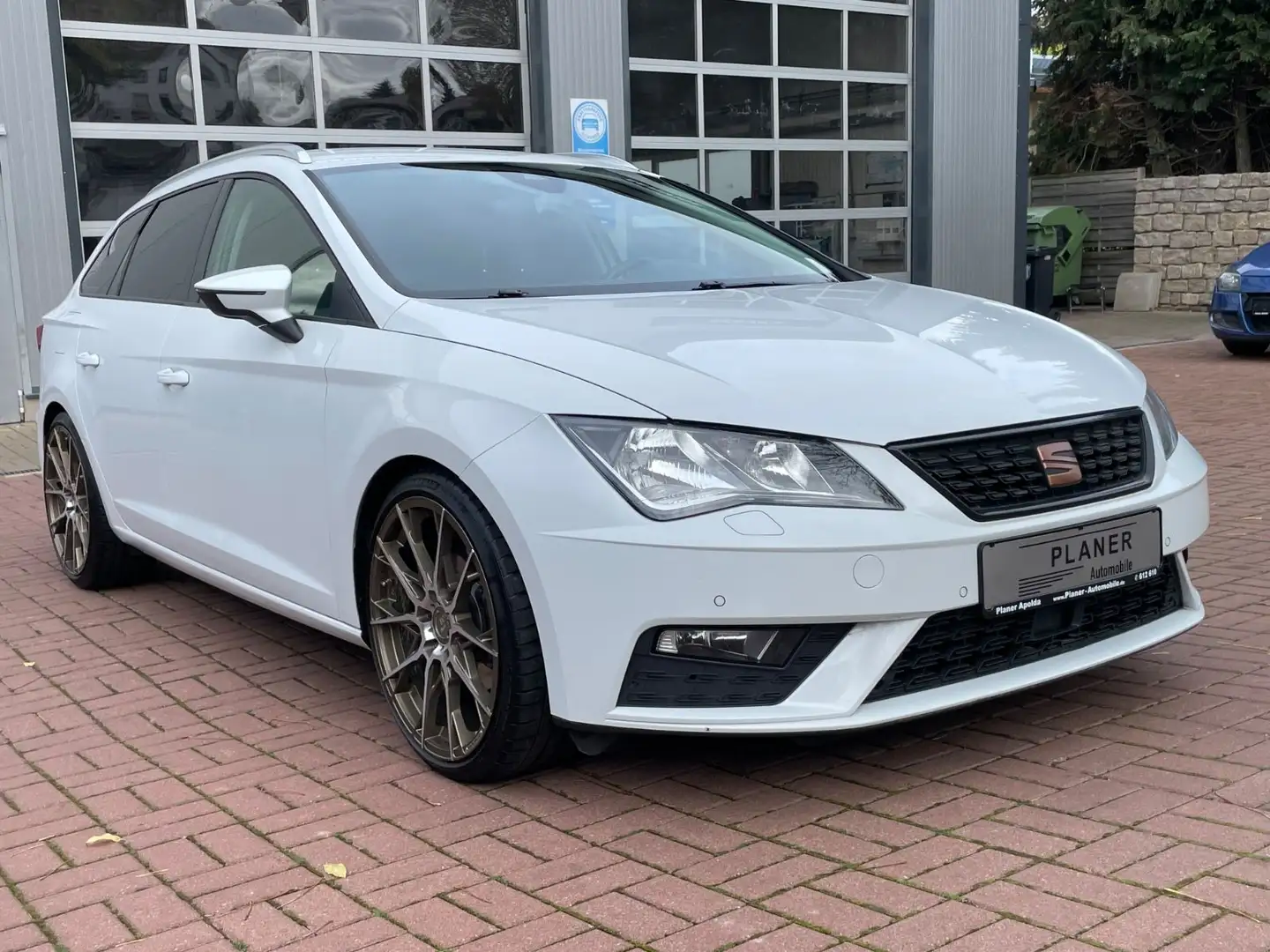 SEAT Leon ST Style DSG Navi Leder HU/AU Service neu Weiß - 1