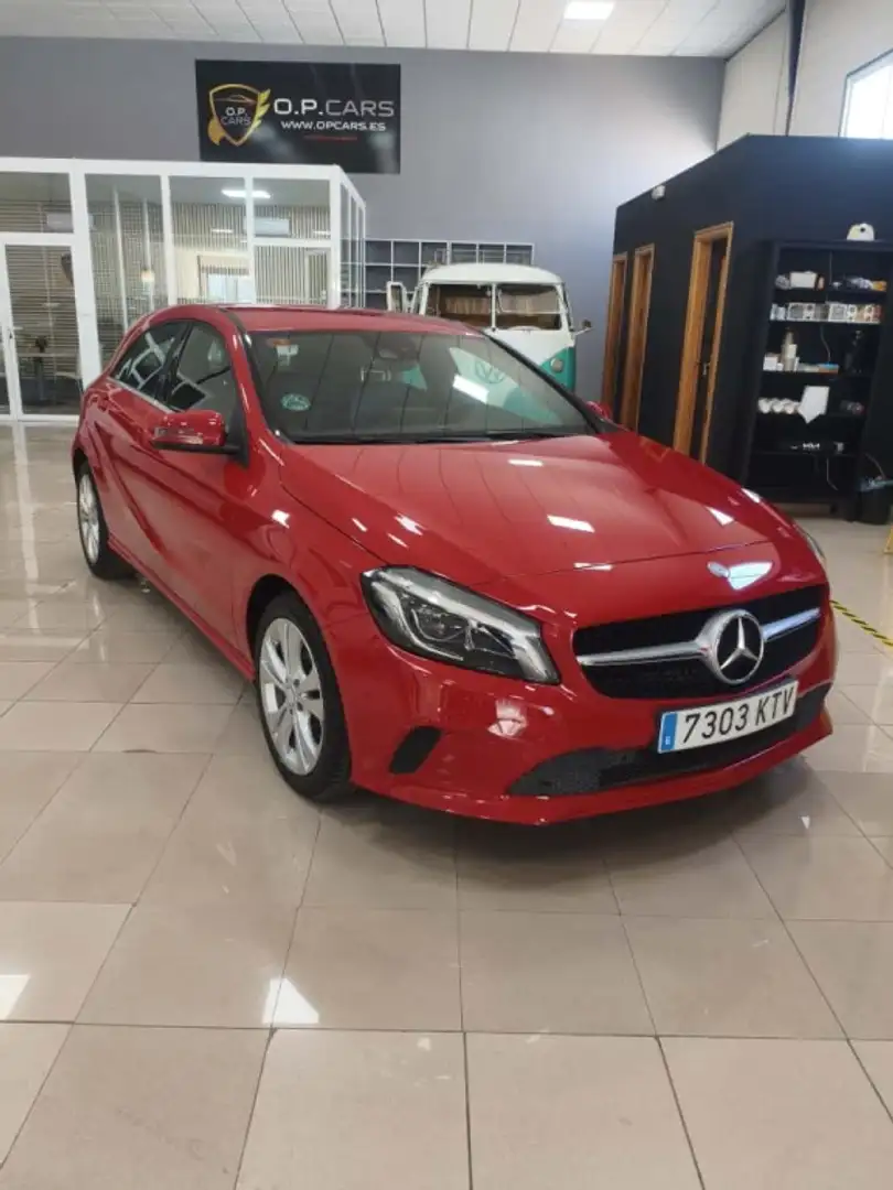 Mercedes-Benz A 200 200d Rosso - 2