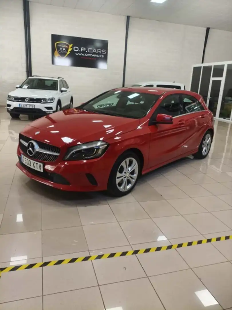 Mercedes-Benz A 200 200d Rosso - 1