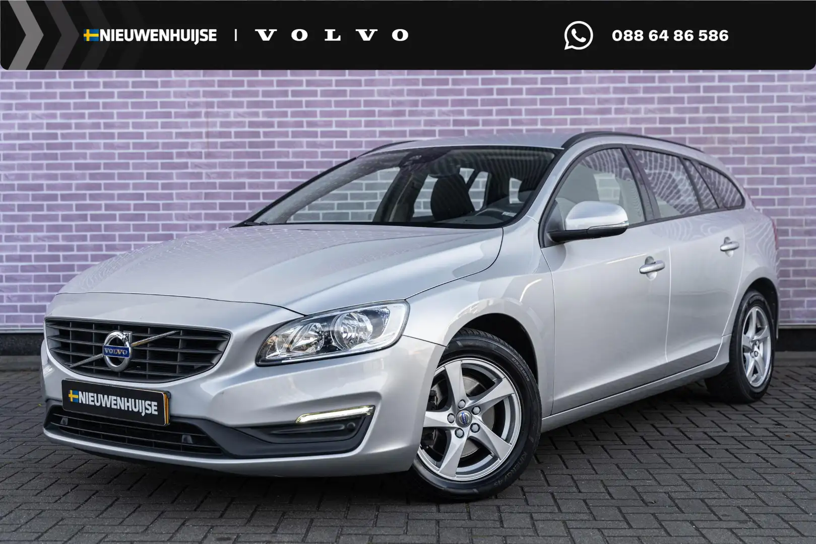 Volvo V60 2.0 T3 Momentum | Navigatie | Stoelverwarming | Cr Gris - 1