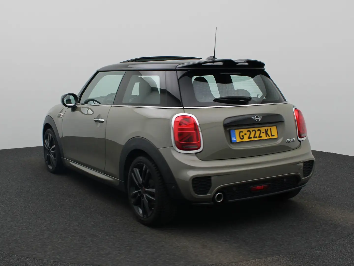 MINI Cooper Mini 1.5 JCW AUTOMAAT | PANORAMADAK | LED | NAVIGA Grijs - 2