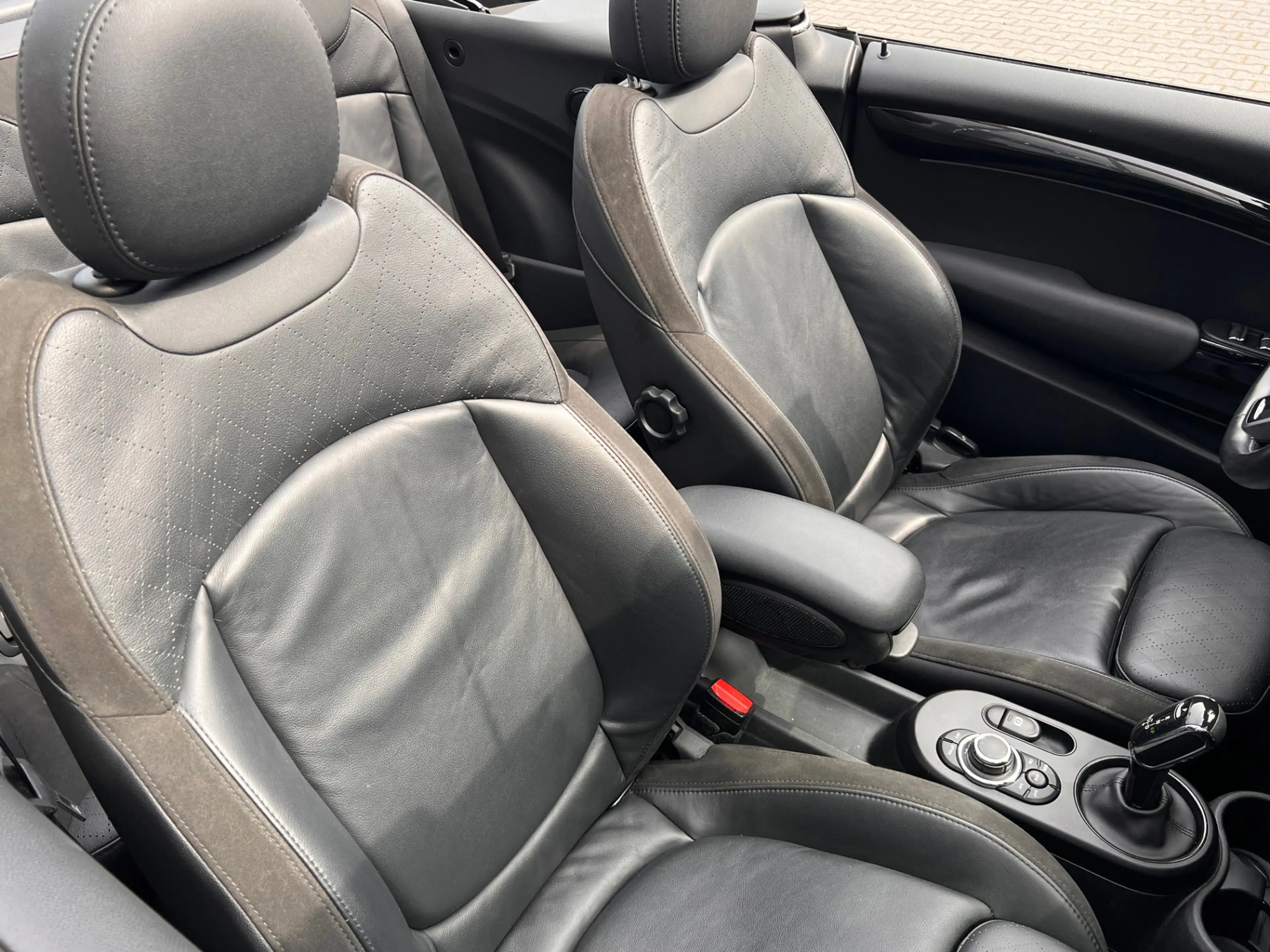 MINI John Cooper Works Cabrio Mini 2.0 Classic AUT. JCW HEAD UP/HARMAN KARDON 20 — photo 11