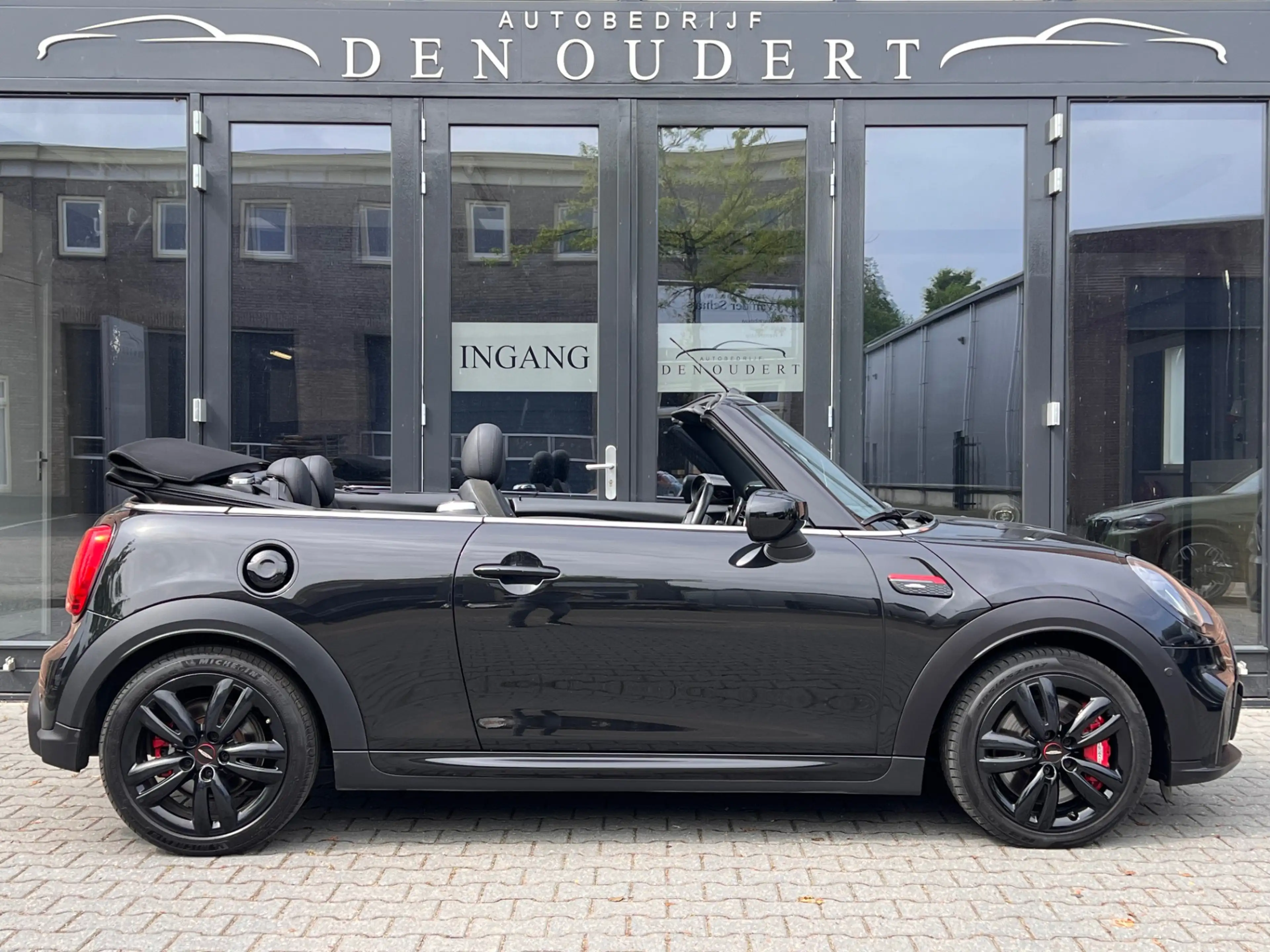 MINI John Cooper Works Cabrio Mini 2.0 Classic AUT. JCW HEAD UP/HARMAN KARDON 20 — photo 3