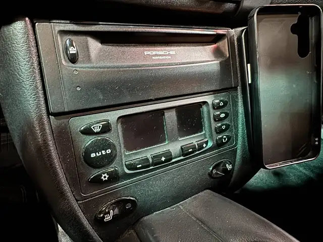 Porsche 911 view 13