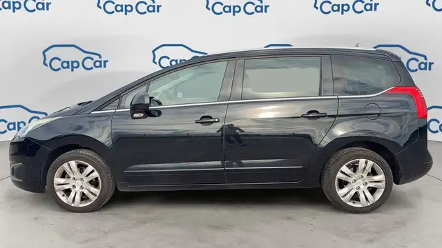 Peugeot 5008 view 2